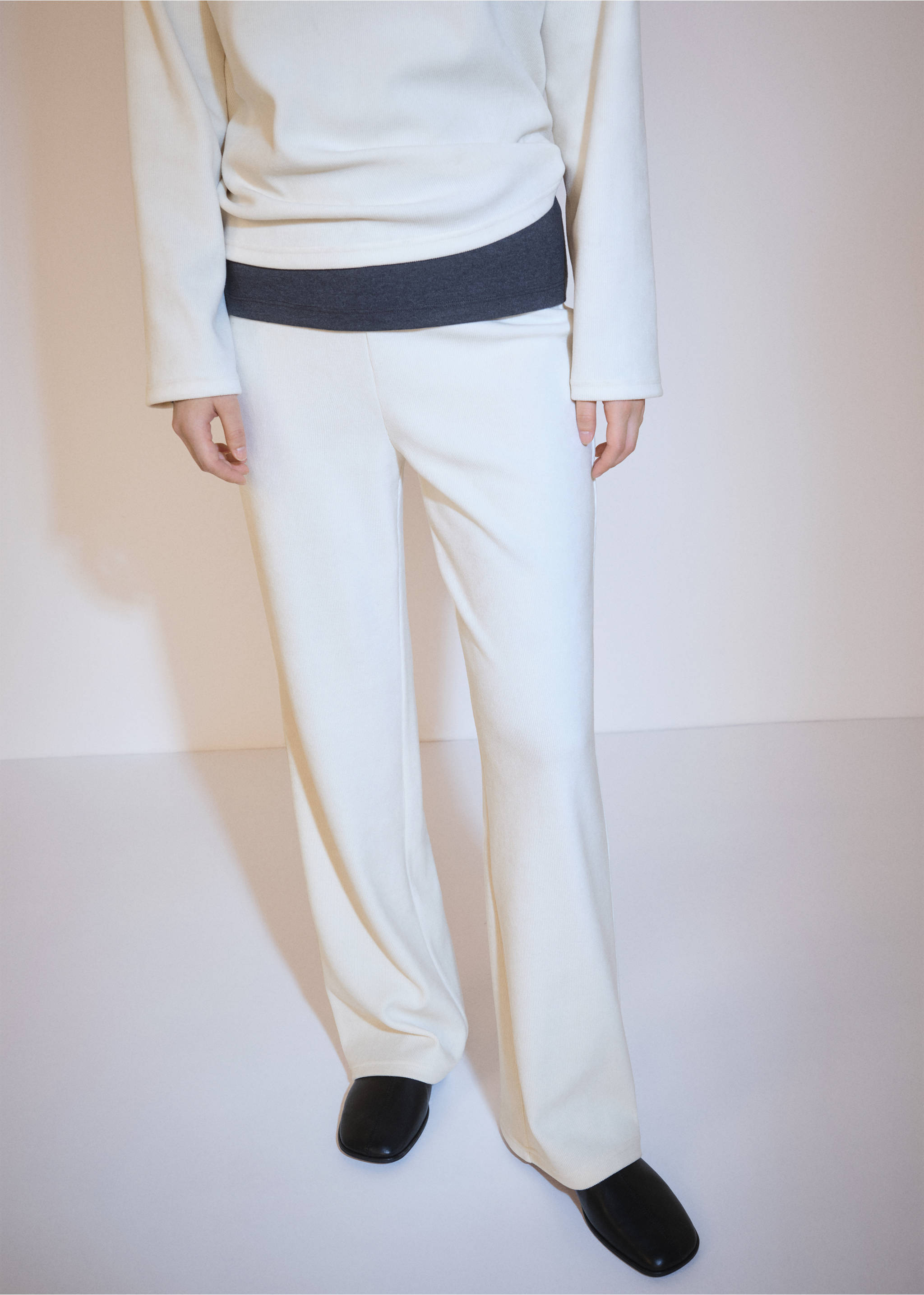 Pantalon droit velours côtelé - Plan moyen, Écru. Ref: 87050350-00.