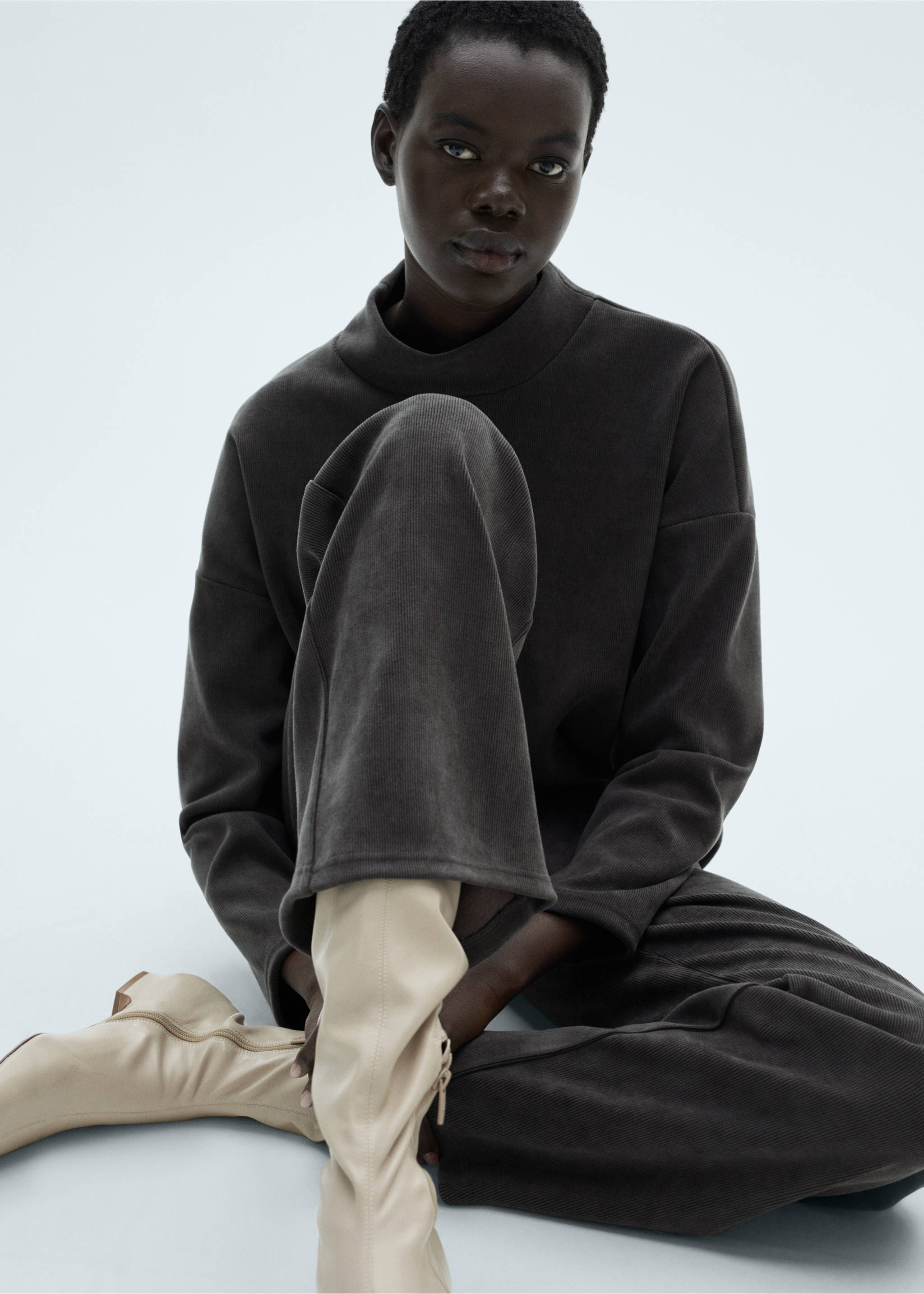 Corduroy straight trousers - Details of the article 1, Dark Heather Grey. Ref: 87050350-00.