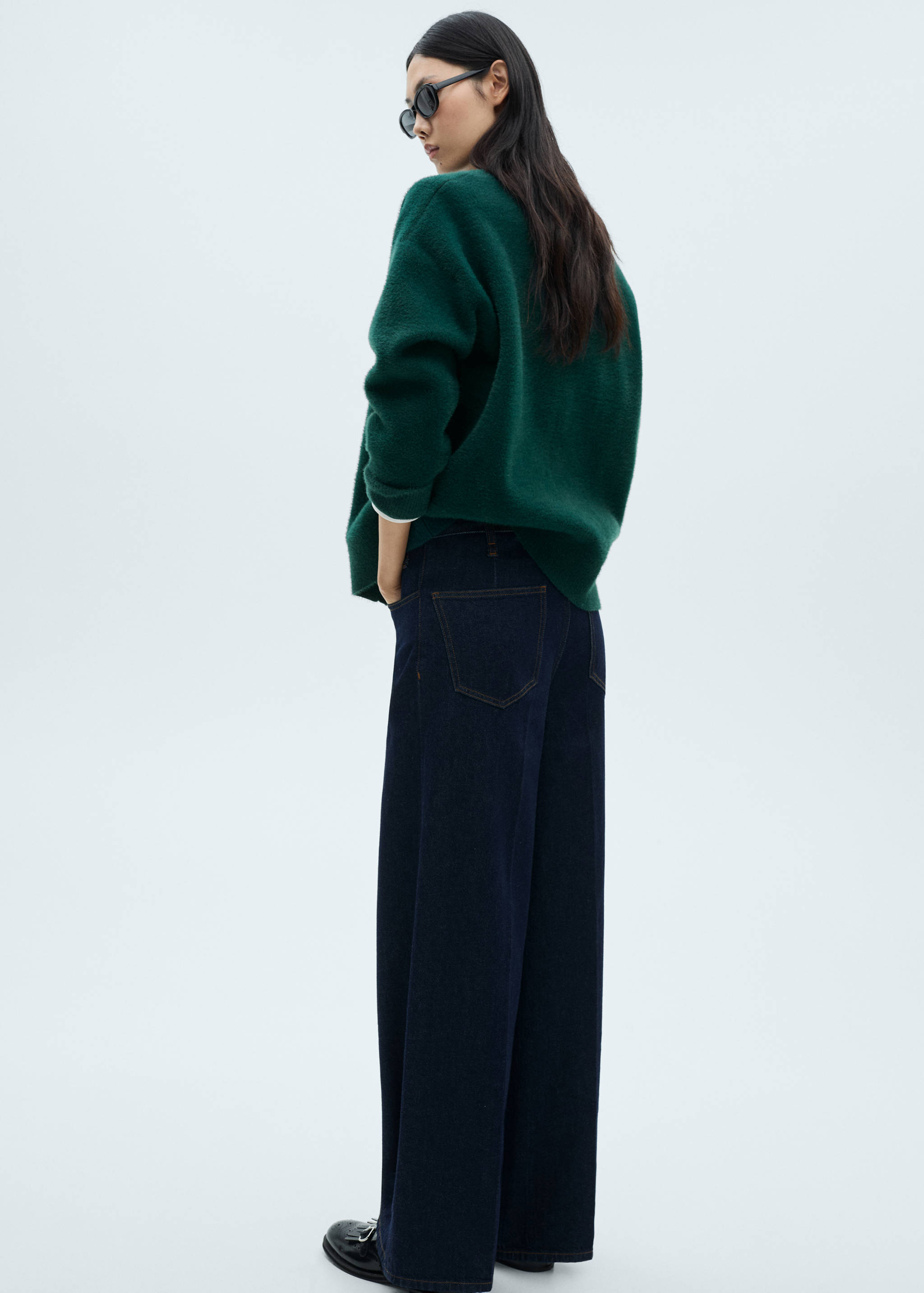 Włochaty kardigan z dzianiny - Tylna strona artykułu