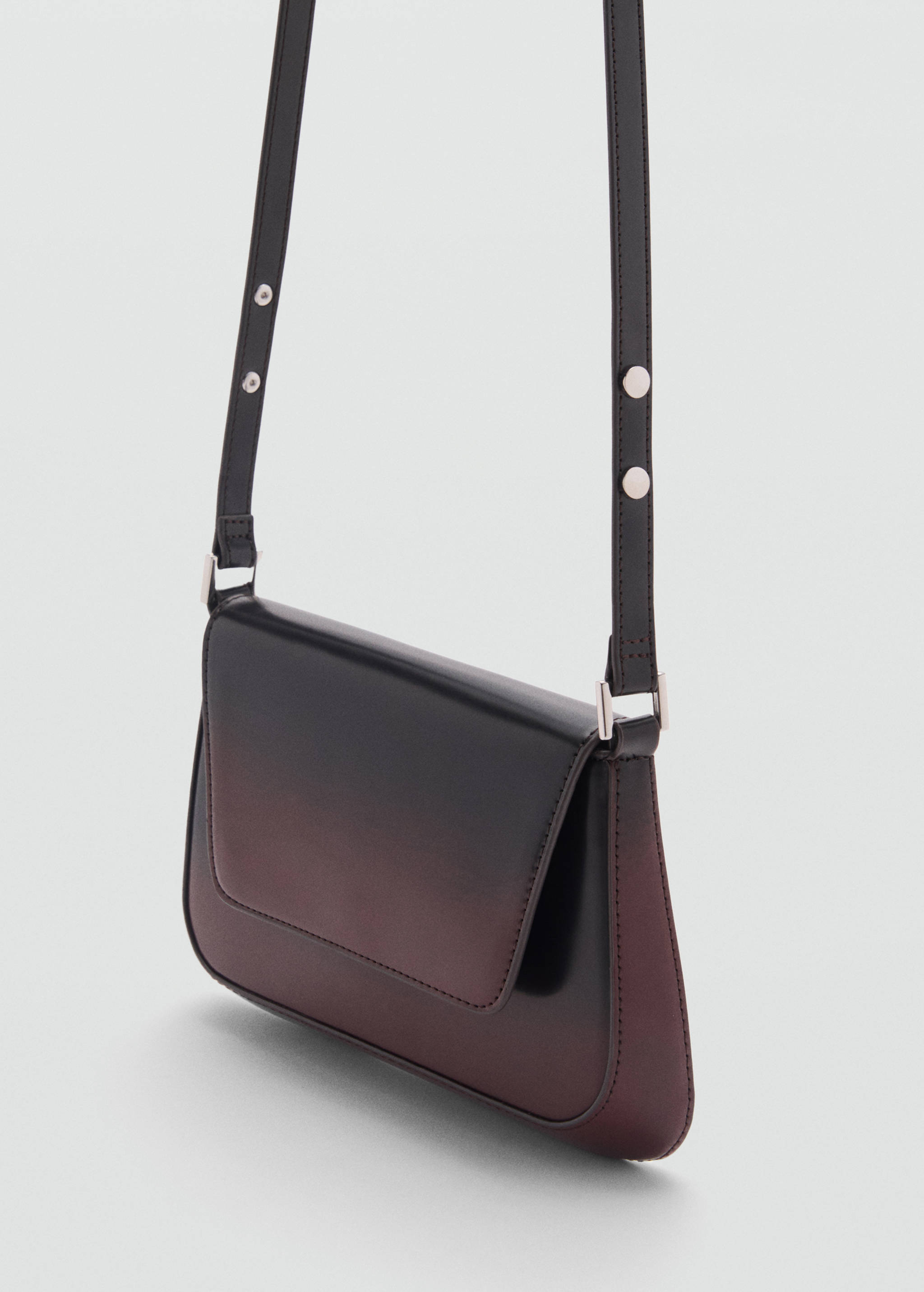 Gradient bag with flap - Details of the article 2