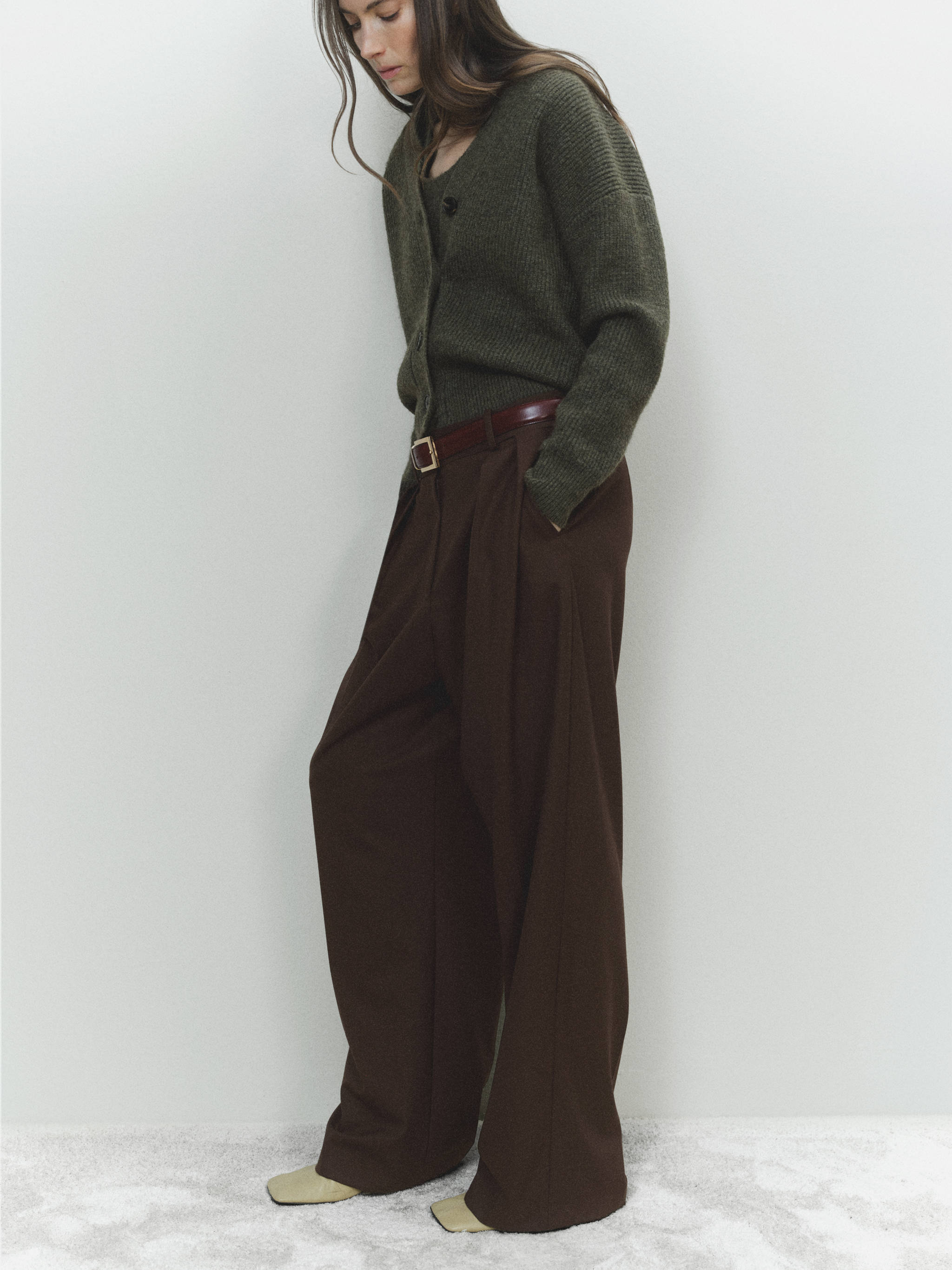 V-neck ribbed cardigan - Details of the article 6