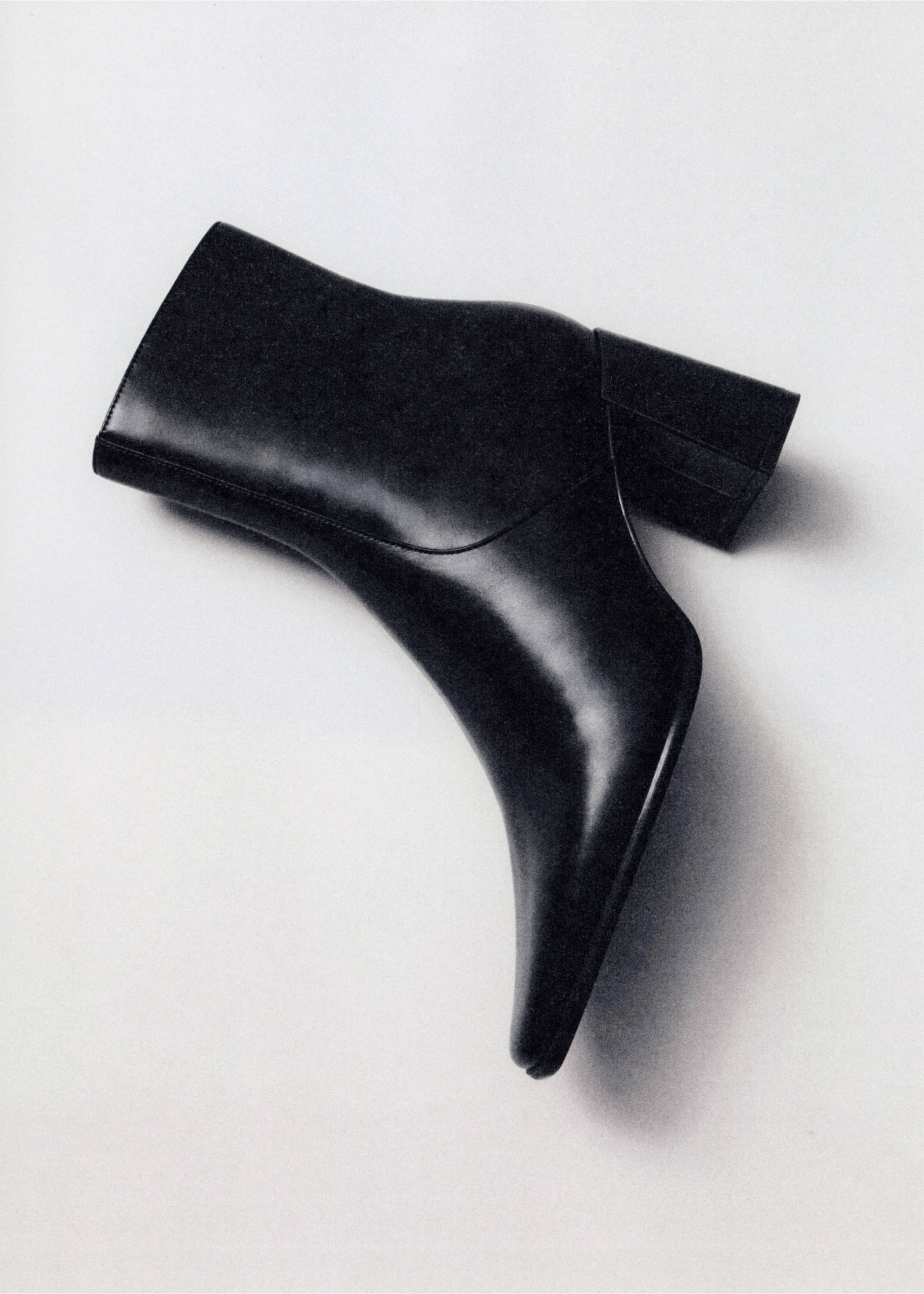 Ankle boots with block heel - General plane, Black. Ref: 87050363-00.