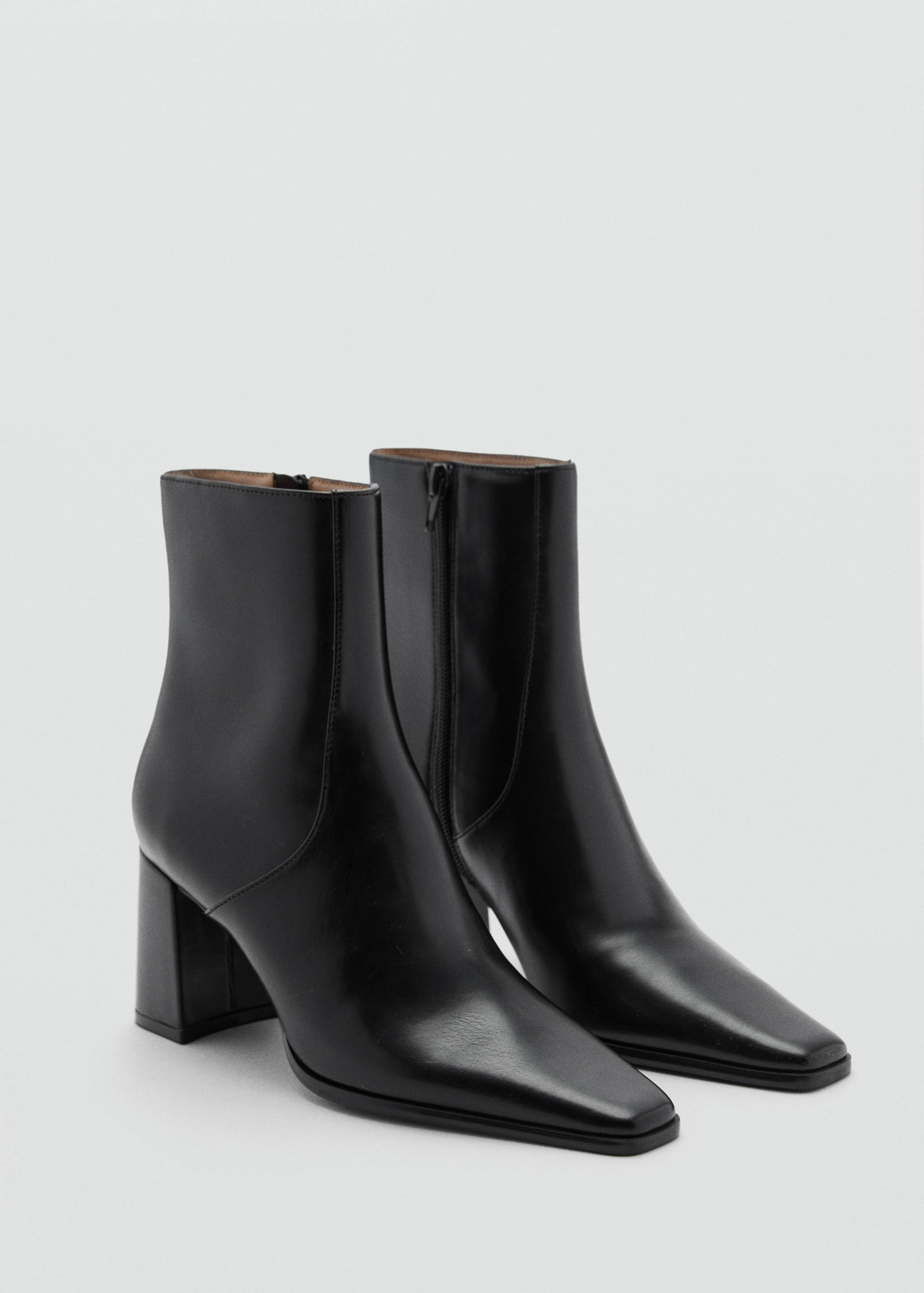 Ankle boots with block heel - Medium plane