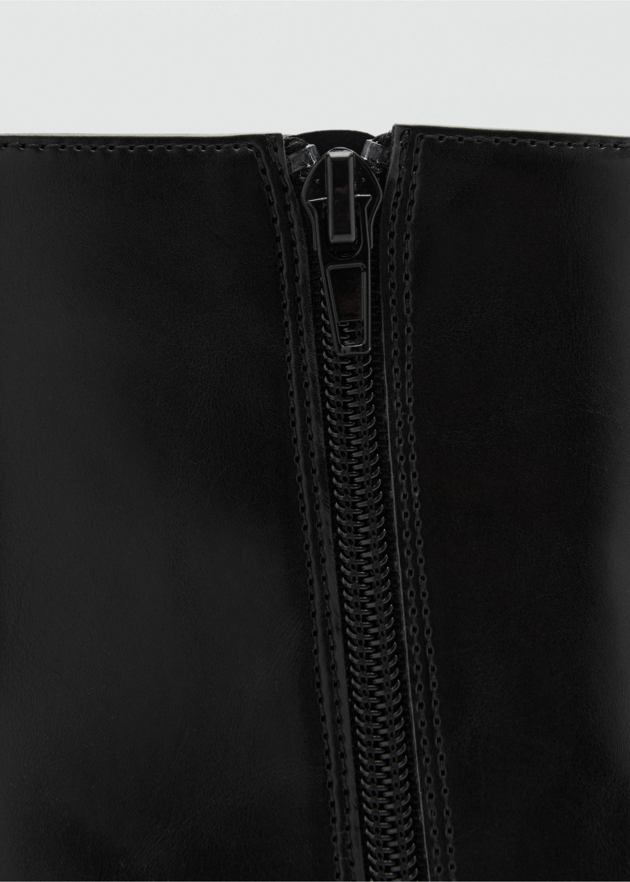 Ankle boots with block heel - Details of the article 2, Black. Ref: 87050363-00.