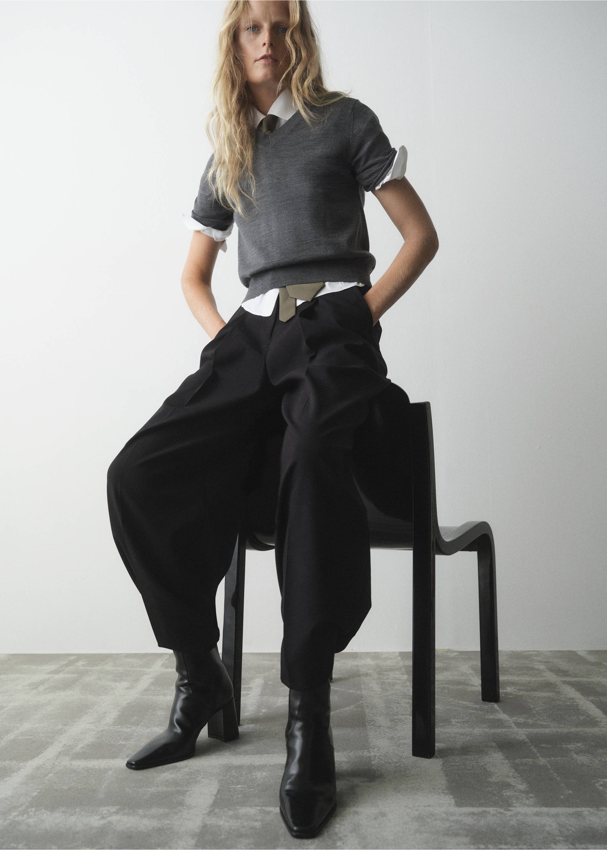 Ankle boots with block heel - Details of the article 9, Black. Ref: 87050363-00.