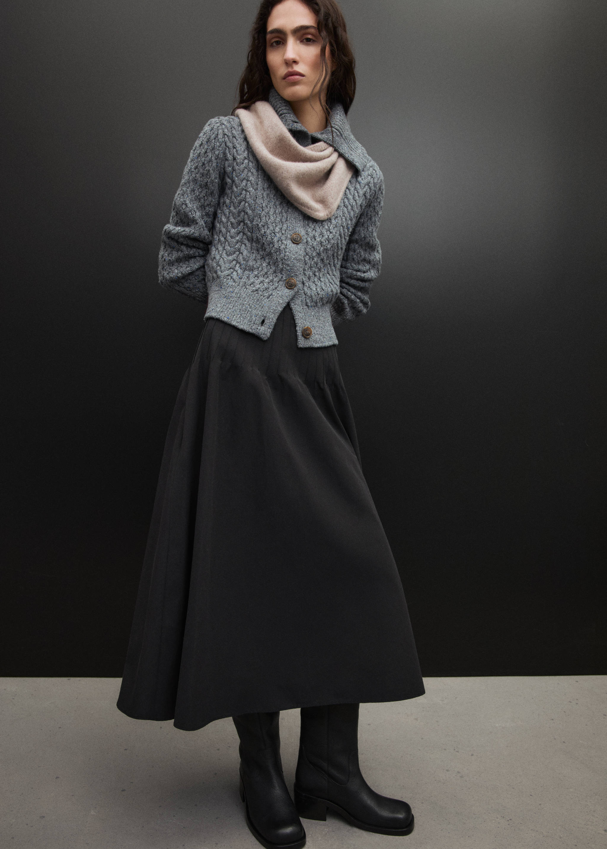 Cabled heather cardigan - Details of the article 3, Grey. Ref: 87050367-00.