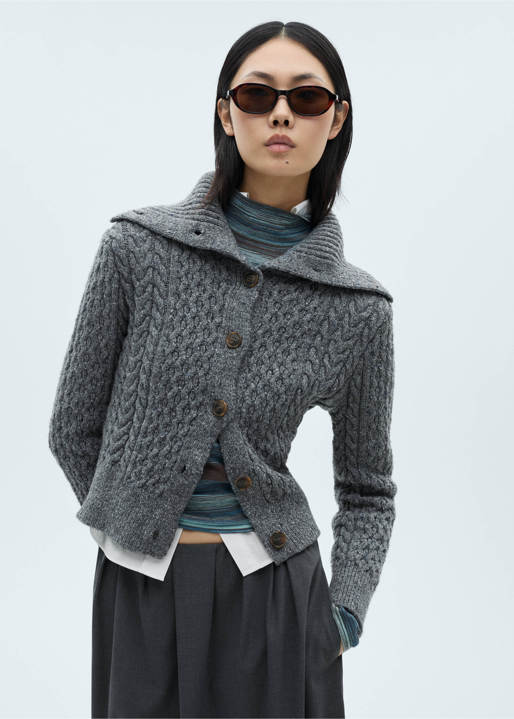 Cabled heather cardigan - Details of the article 2, Grey. Ref: 87050367-00.