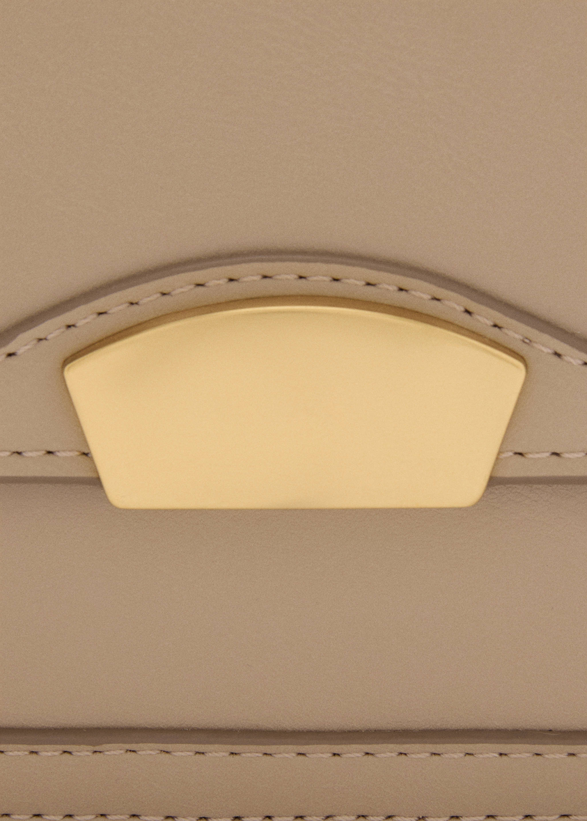 Crossbody bag with flap - Details of the article 1