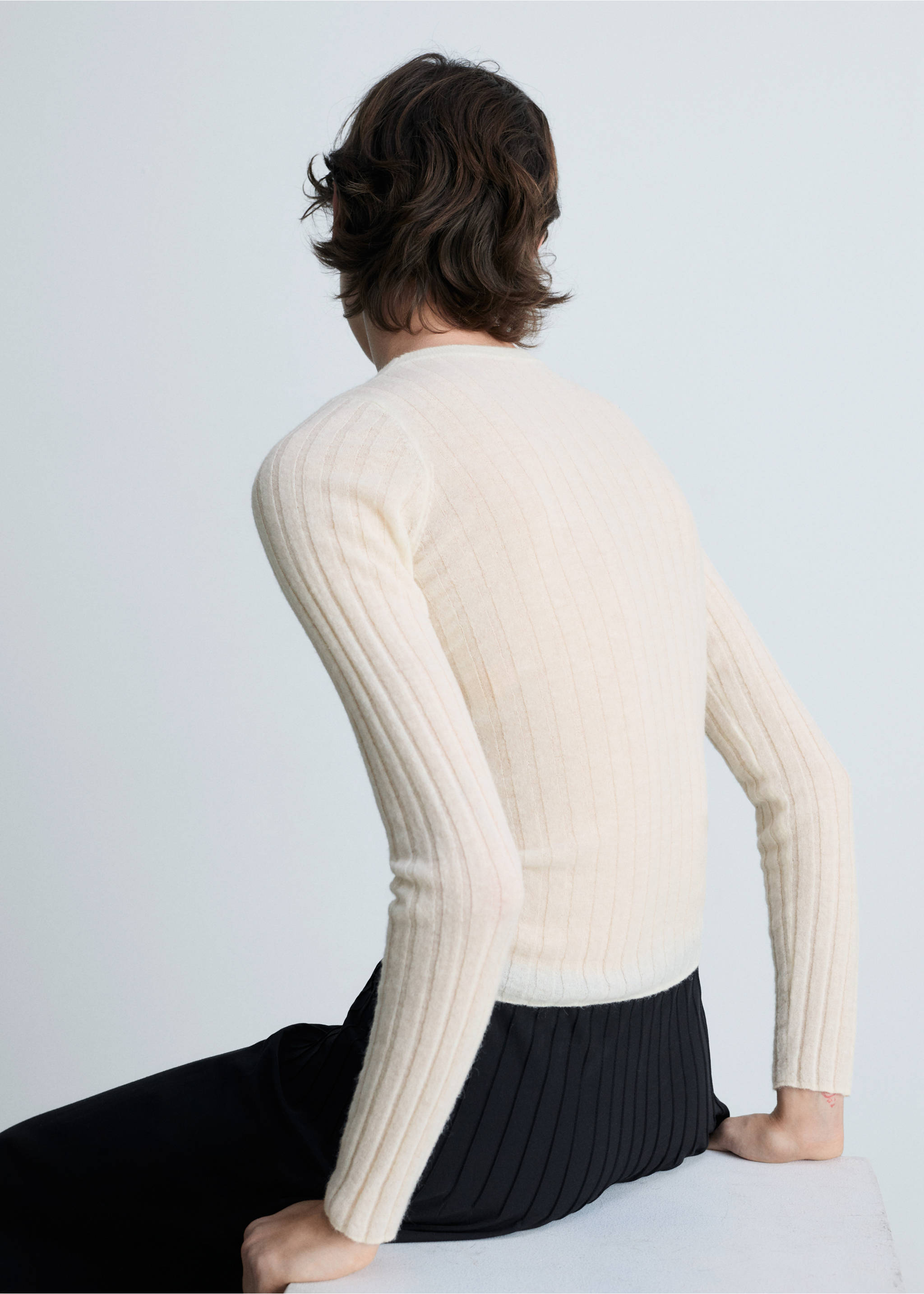 Ribbed round-neck sweater - Reverse of the article, Off White. Ref: 87050426-00.