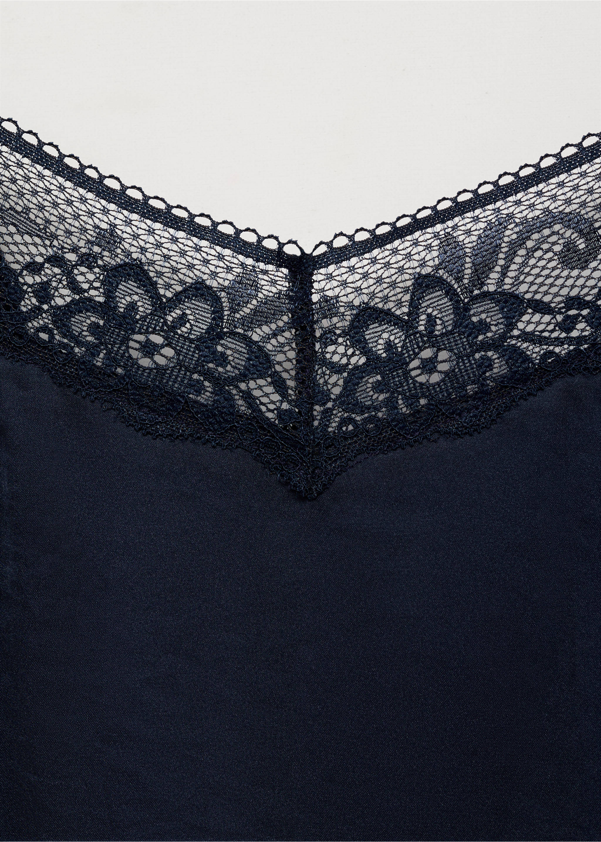 Top détail dentelle - Détail de l'article 0, Bleu nuit. Ref: 87050458-00.