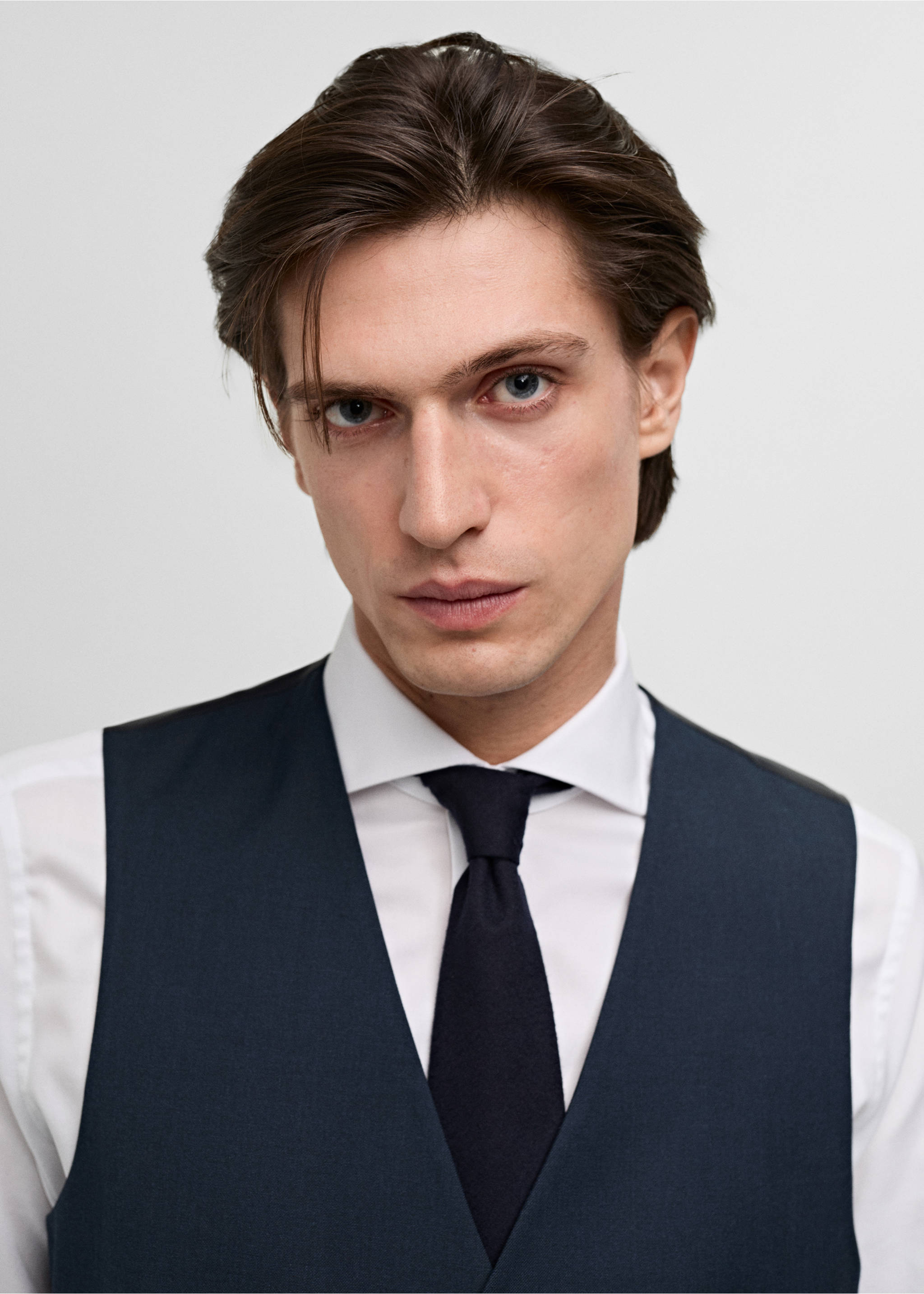 Armilla vestir slim fit - Detall de l'article 1, Blau marí fosc. Ref: 87050585-00.