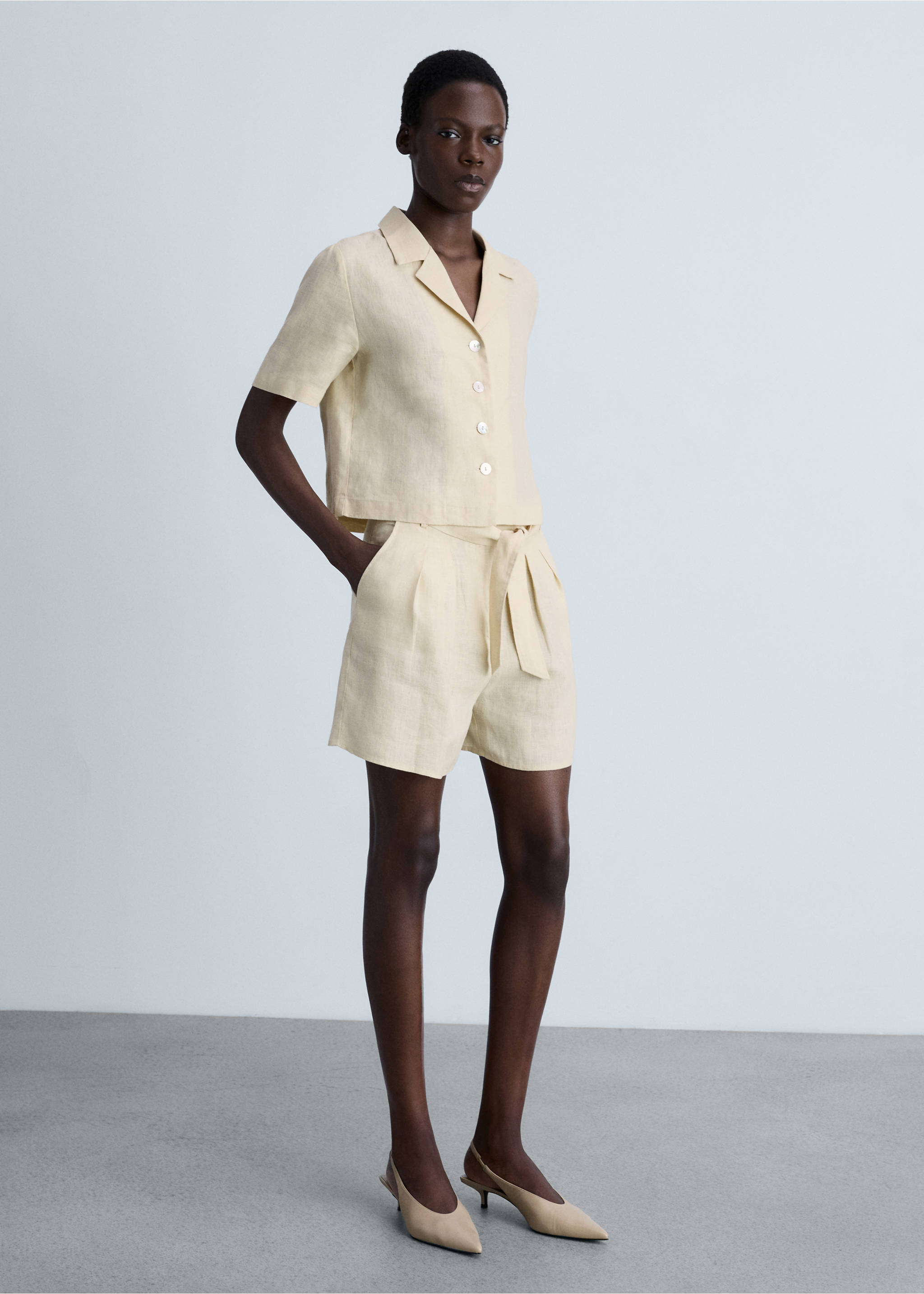 Camisa lino manga corta - Plano general, Beige. Ref: 87050591-00.