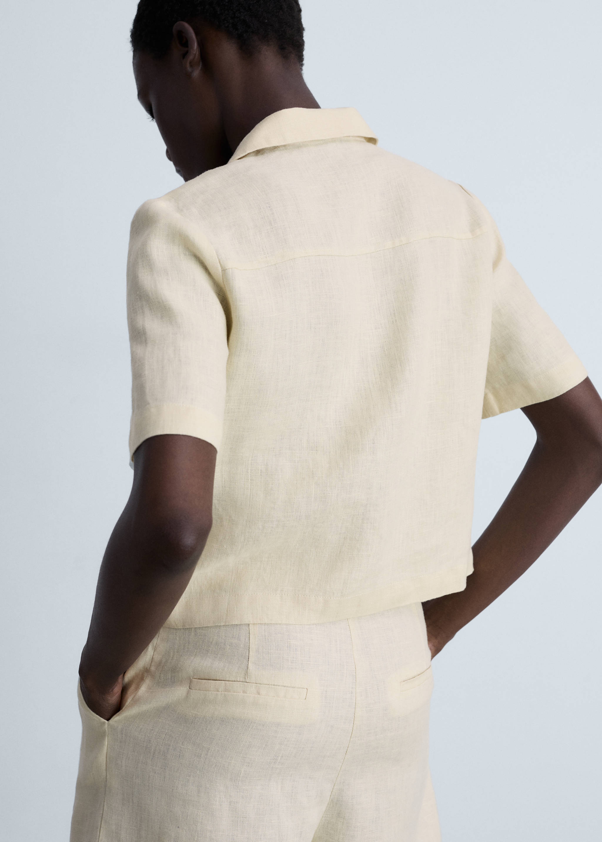Camisa lino manga corta - Reverso del artículo