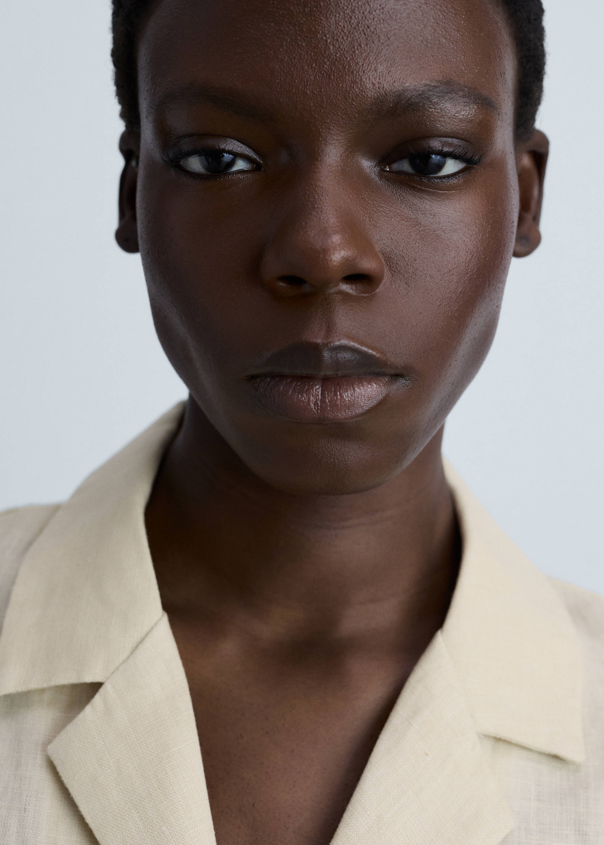 Camisa lino manga corta - Detalle del artículo 1