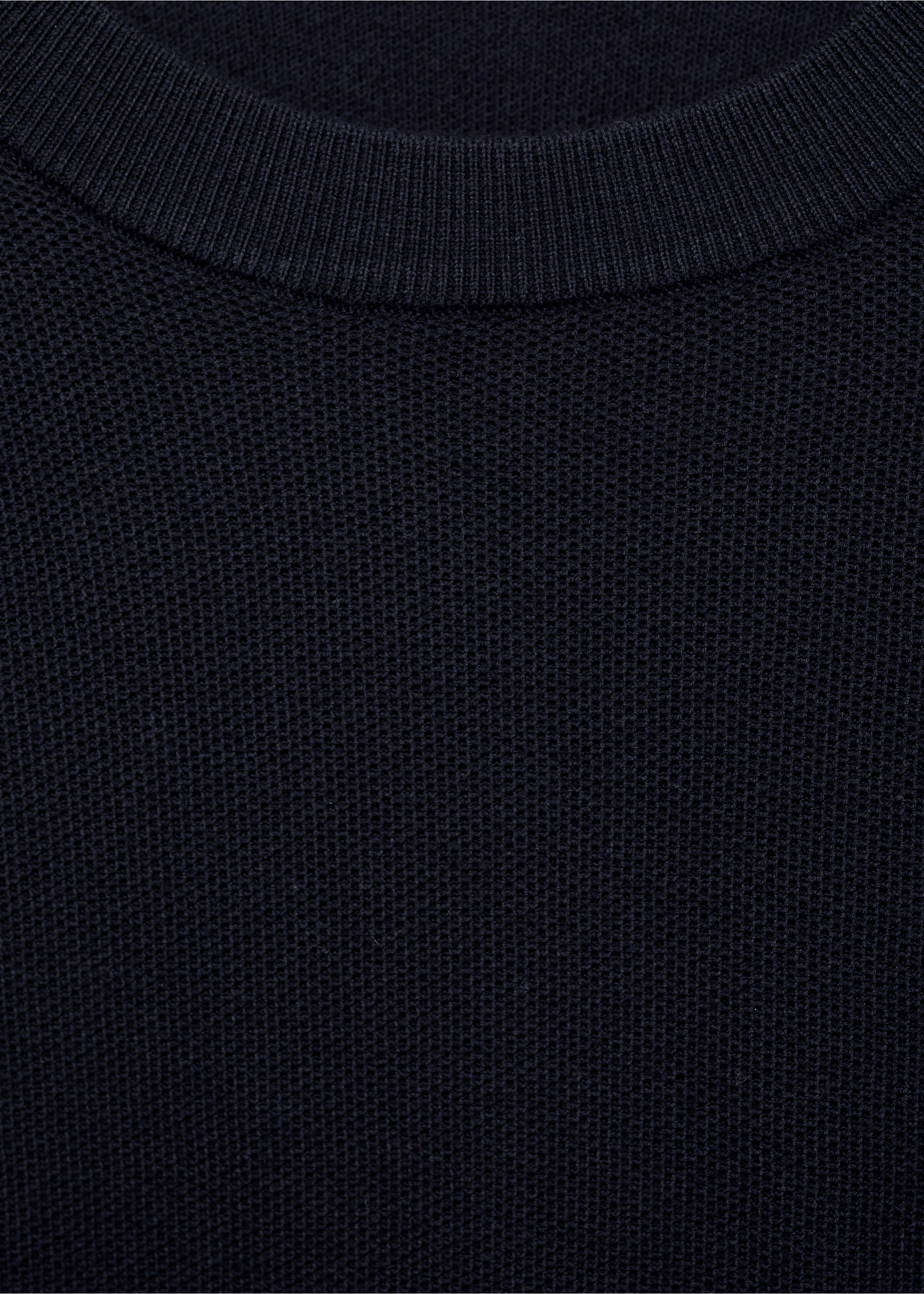 Microstructured cotton knitted sweater - Details of the article 8, Dark Navy. Ref: 87050599-00.
