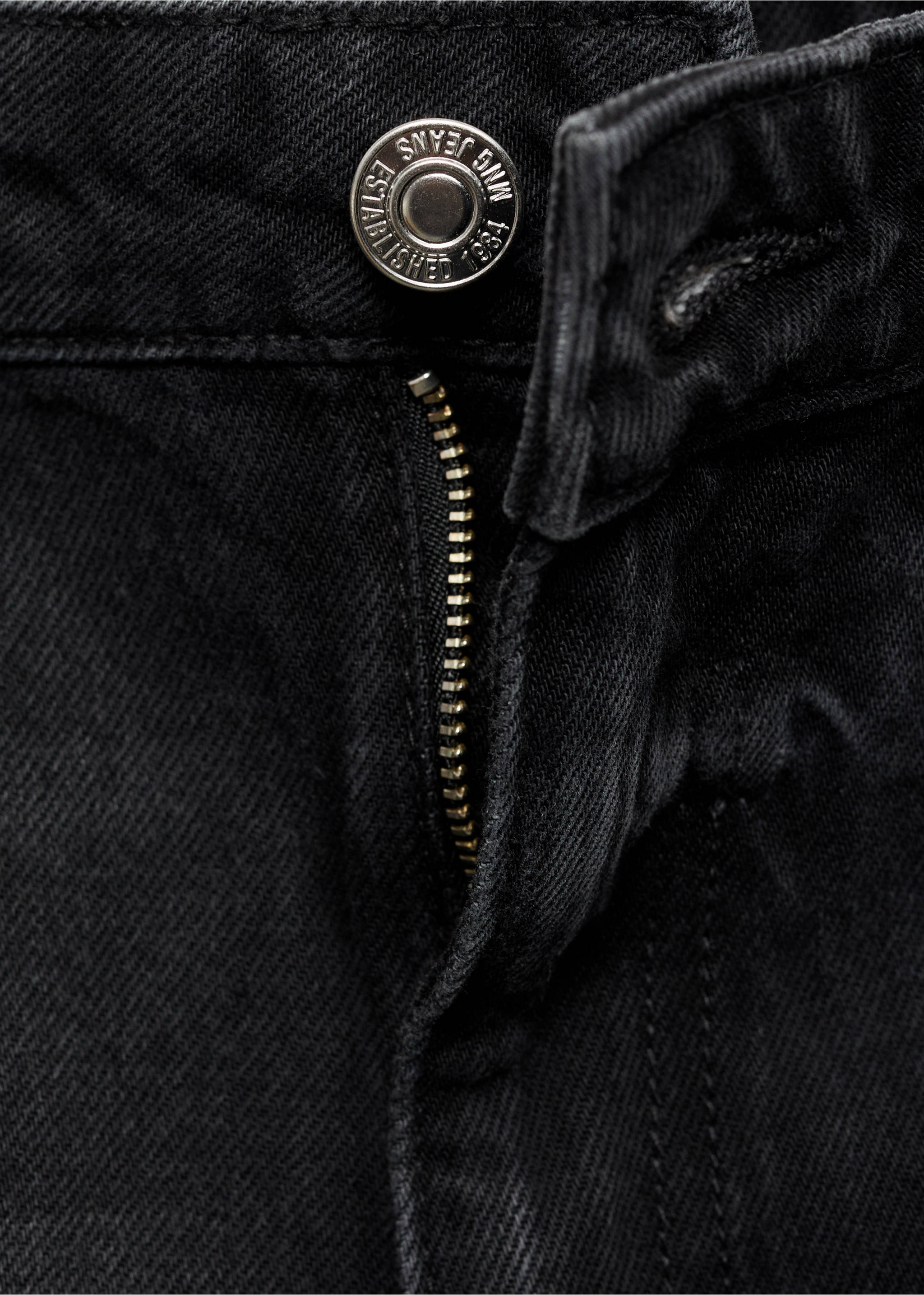 Calções de ganga mom-fit com cintura alta - Pormenor do artigo 8, Black denim. Ref: 87050602-00.