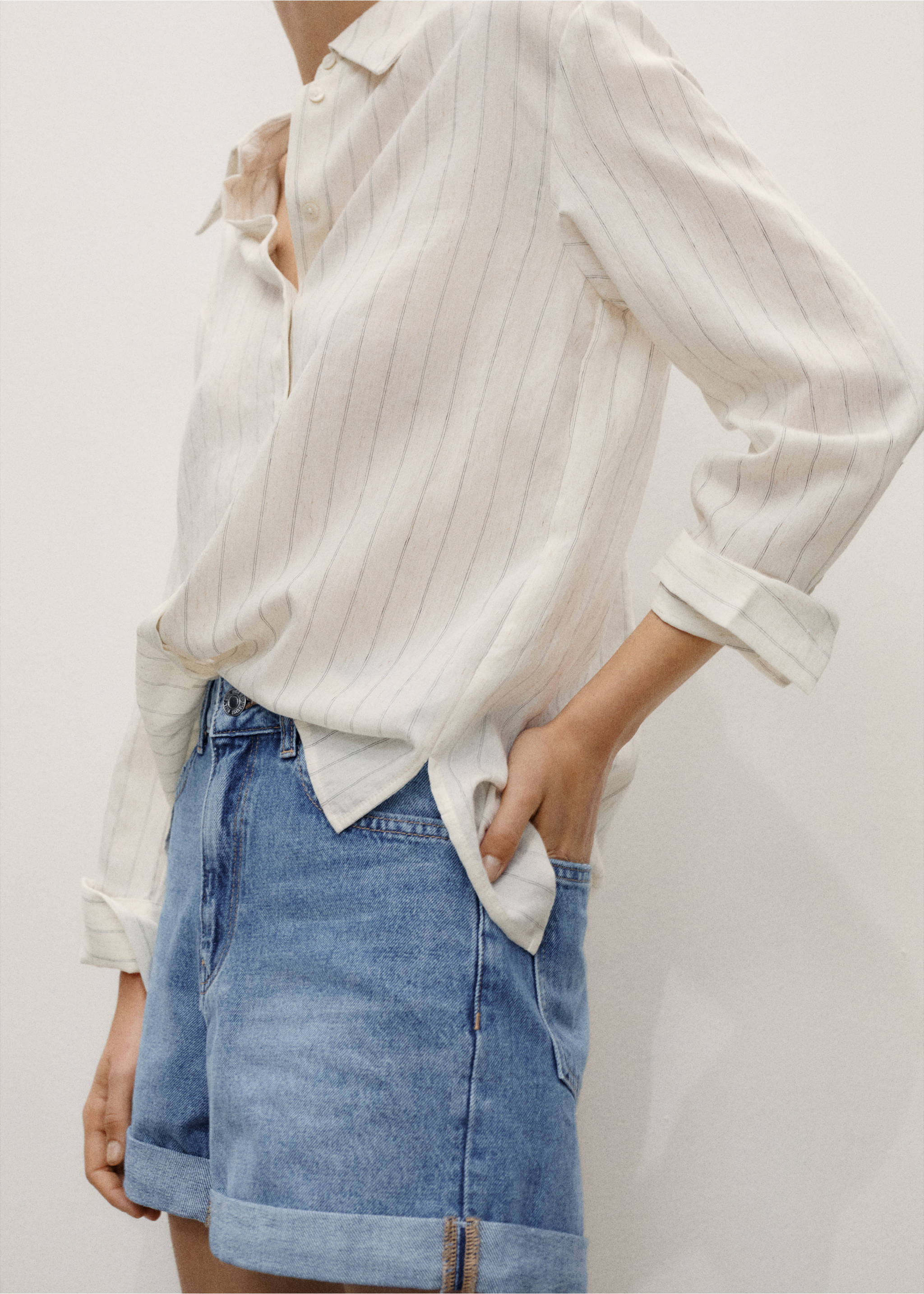 Shorts denim mom-fit tiro alto - Detalle del artículo 1, Azul medio. Ref: 87050603-00.