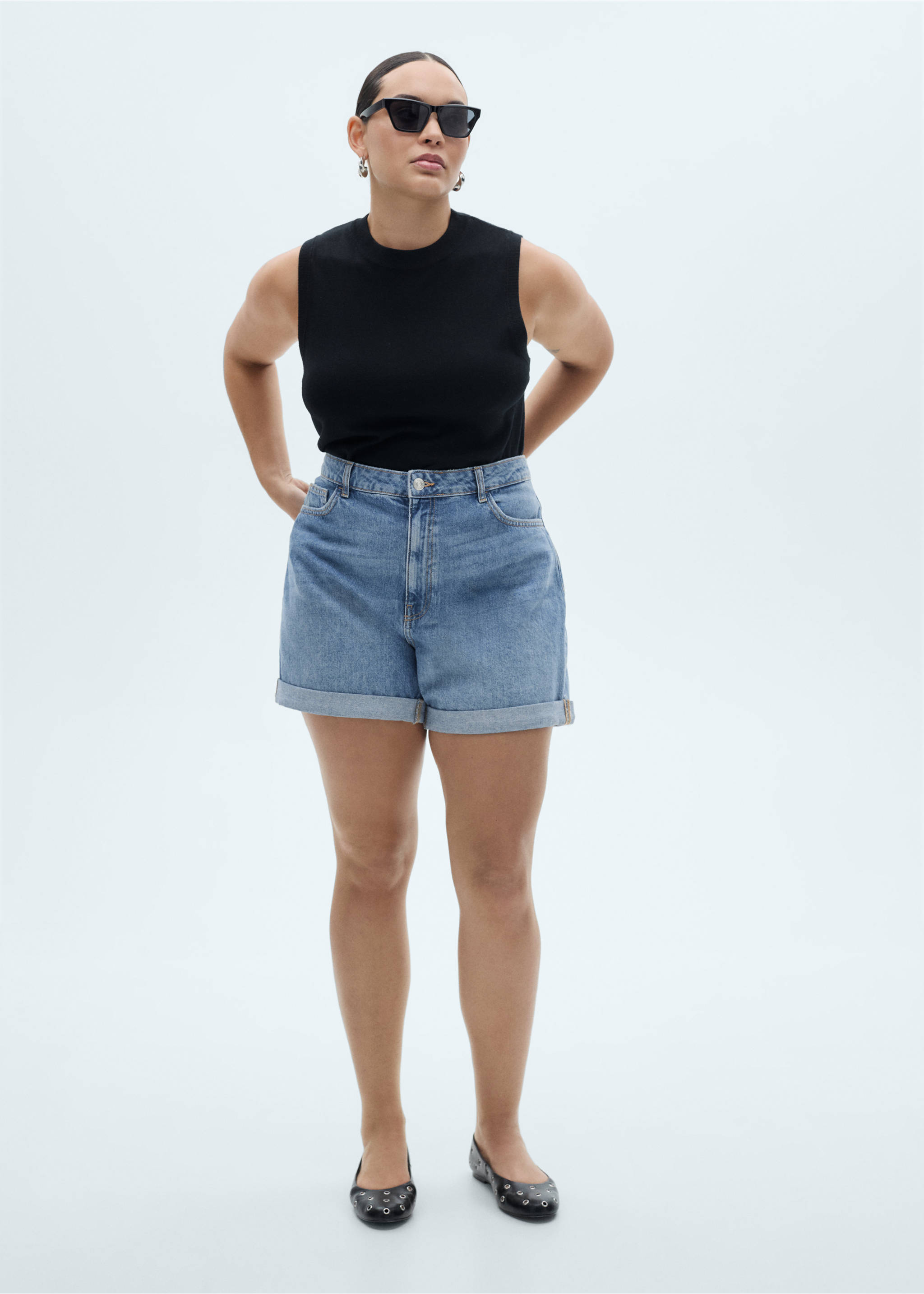 Shorts denim mom-fit tiro alto - Detalle del artículo 3, Azul medio. Ref: 87050603-00.