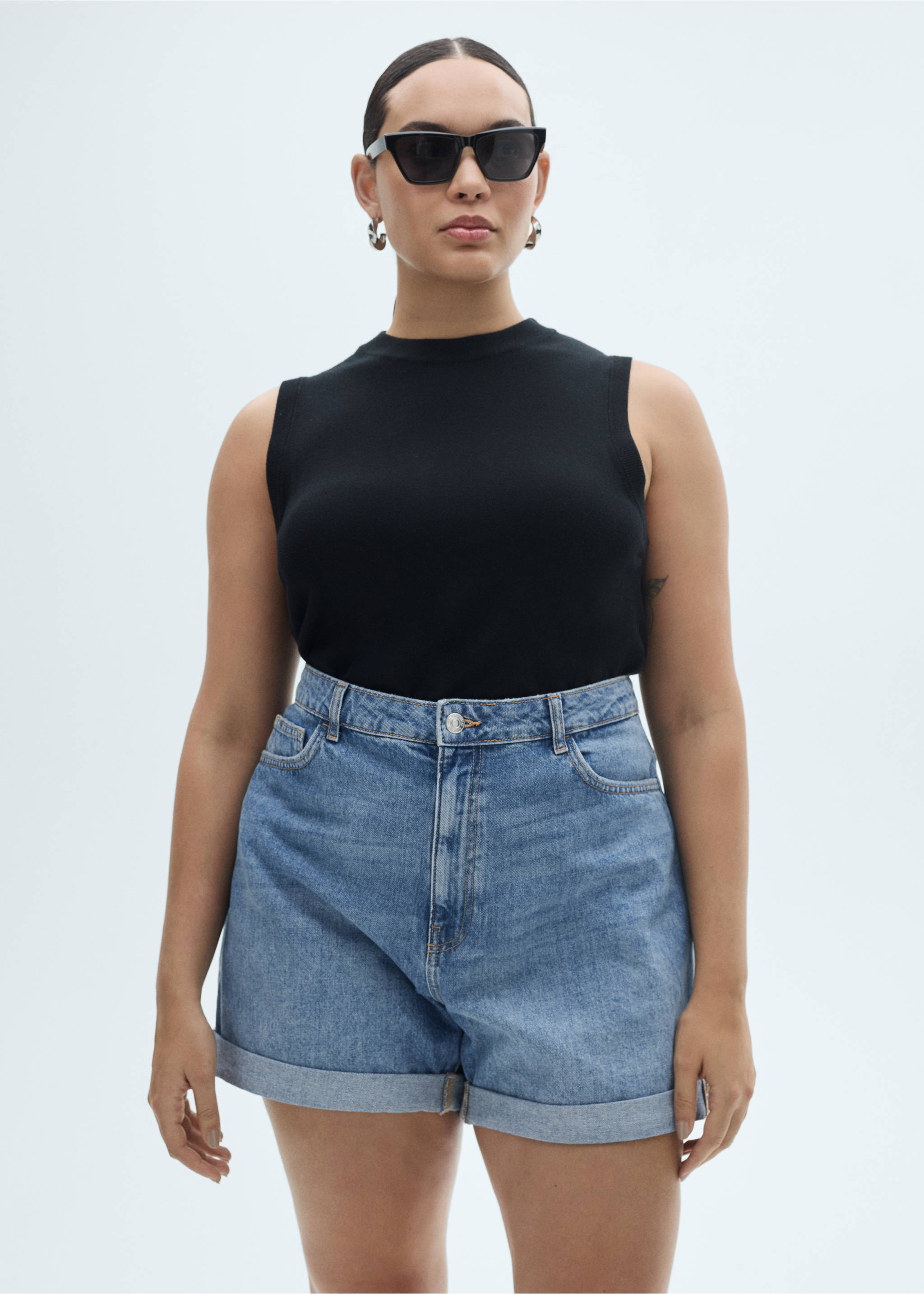 Shorts denim mom-fit tiro alto - Detalle del artículo 5, Azul medio. Ref: 87050603-00.
