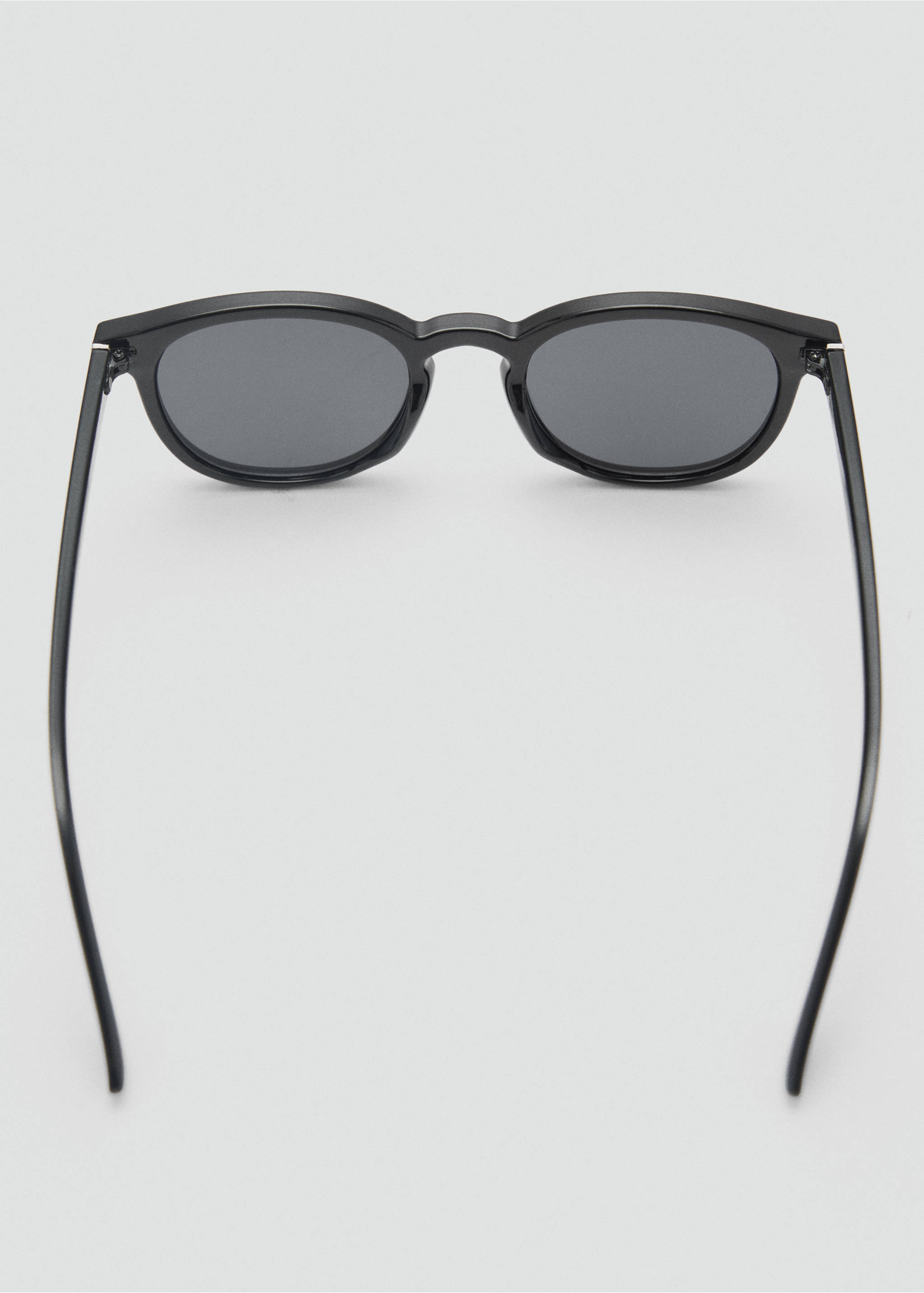 Round-framed sunglasses - Details of the article 1, Black. Ref: 87050606-00.