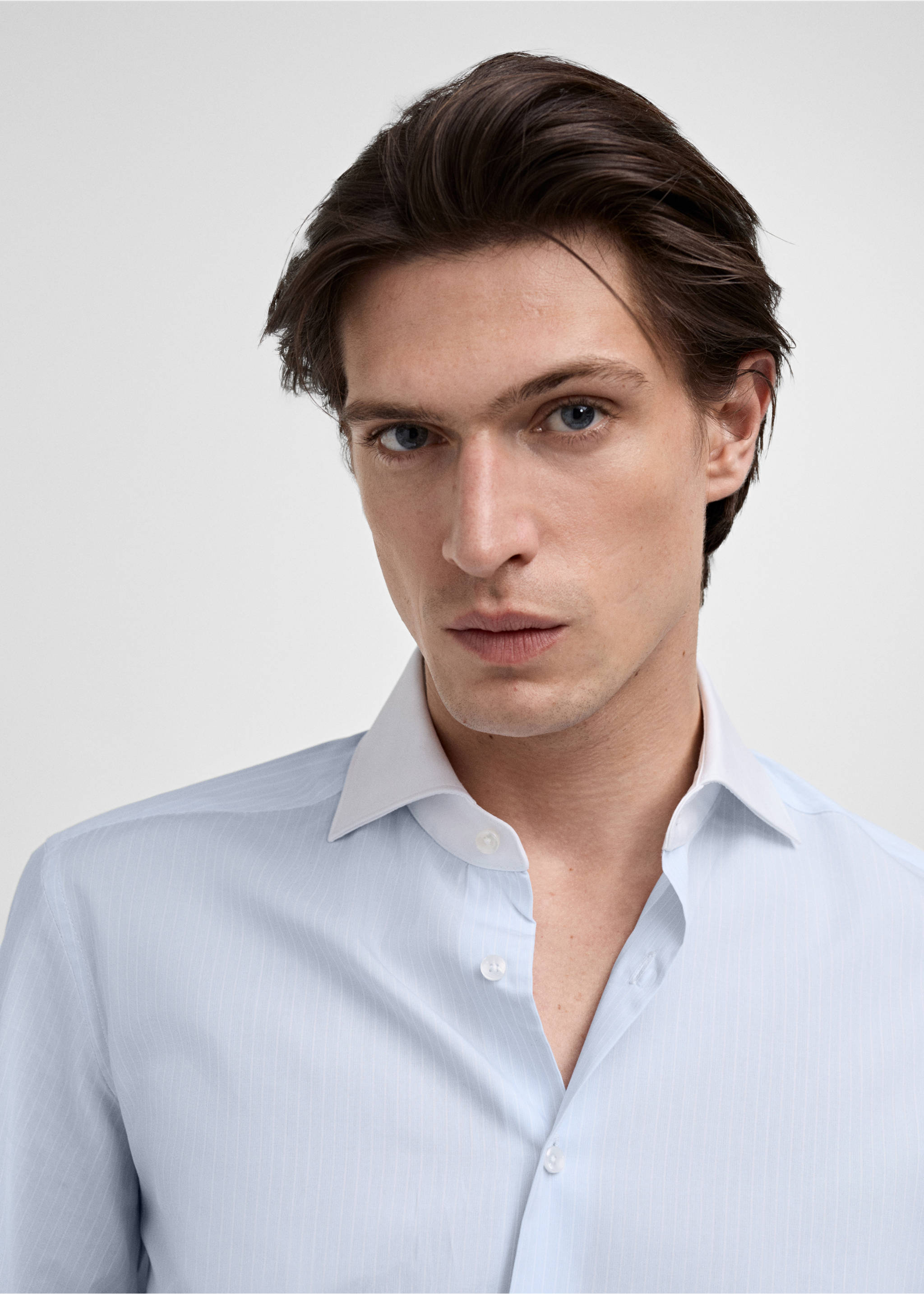 Koszula garniturowa w paski z kontrastowym kołnierzykiem - Szczegóły artykułu 1, Błękitny. Ref: 87050609-00.