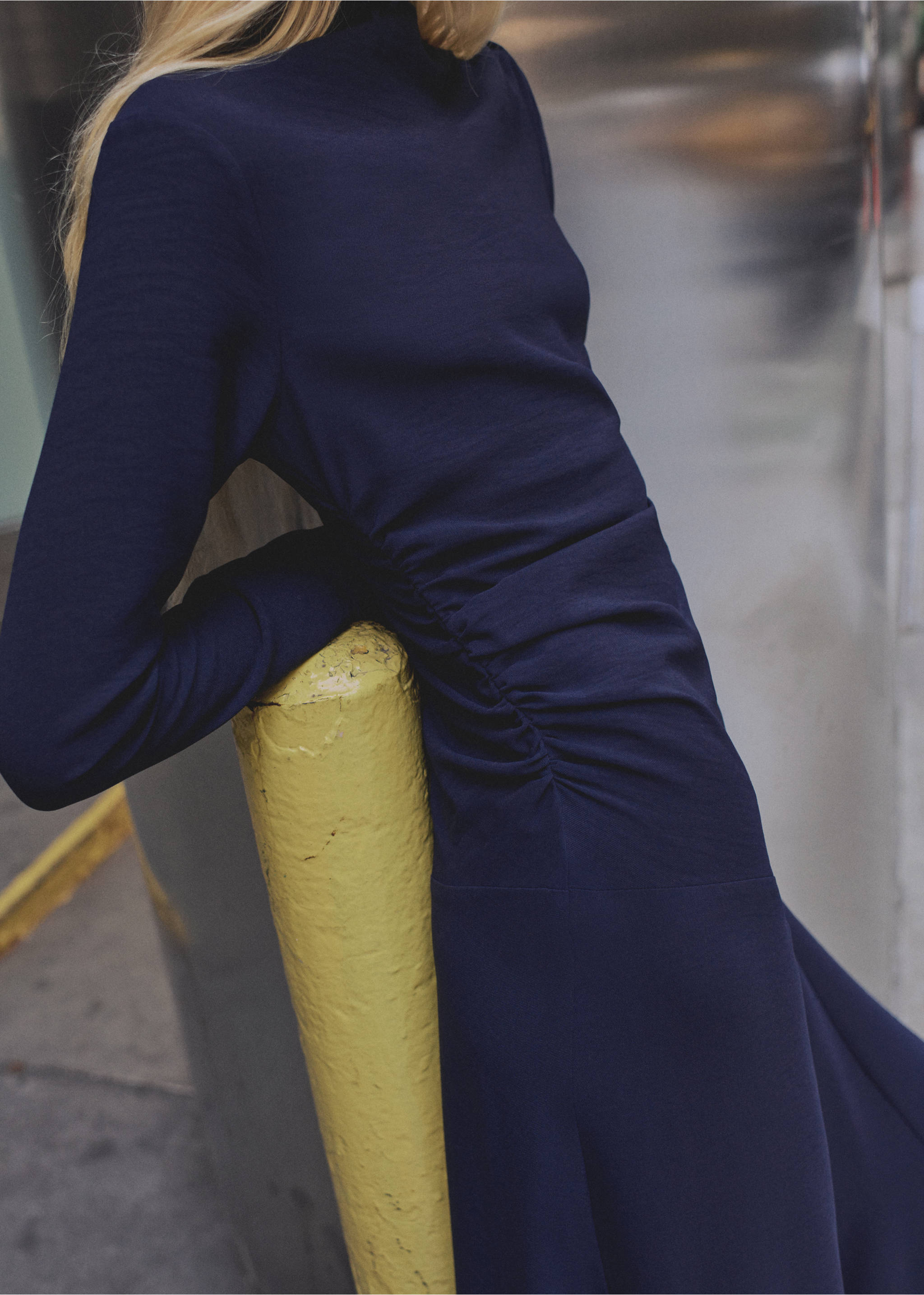 Asymmetrical pleated dress - Details of the article 3, Night Blue. Ref: 87050614-00.