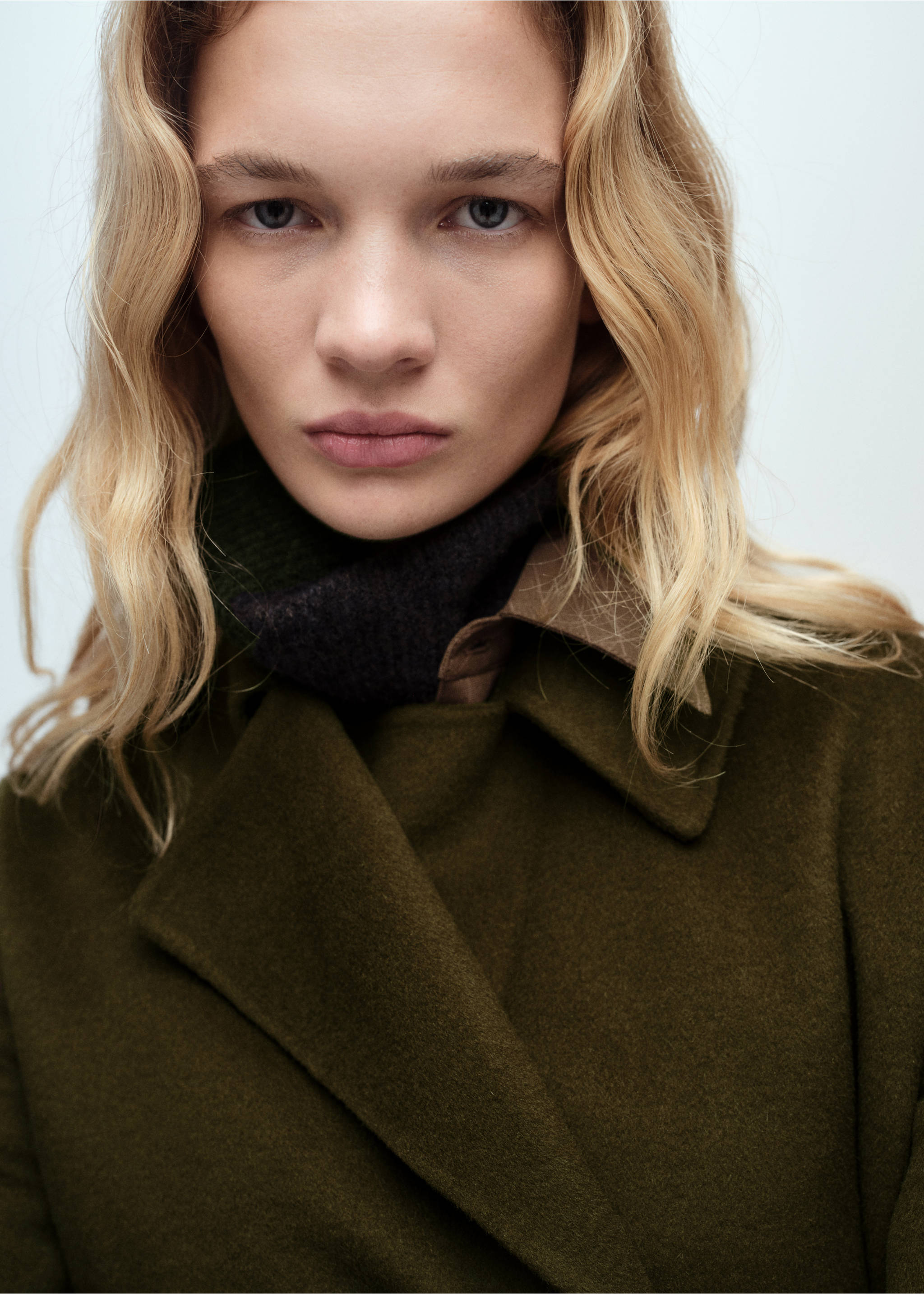 Handmade long coat with belt - Details of the article 1, Khaki. Ref: 87050616-00.