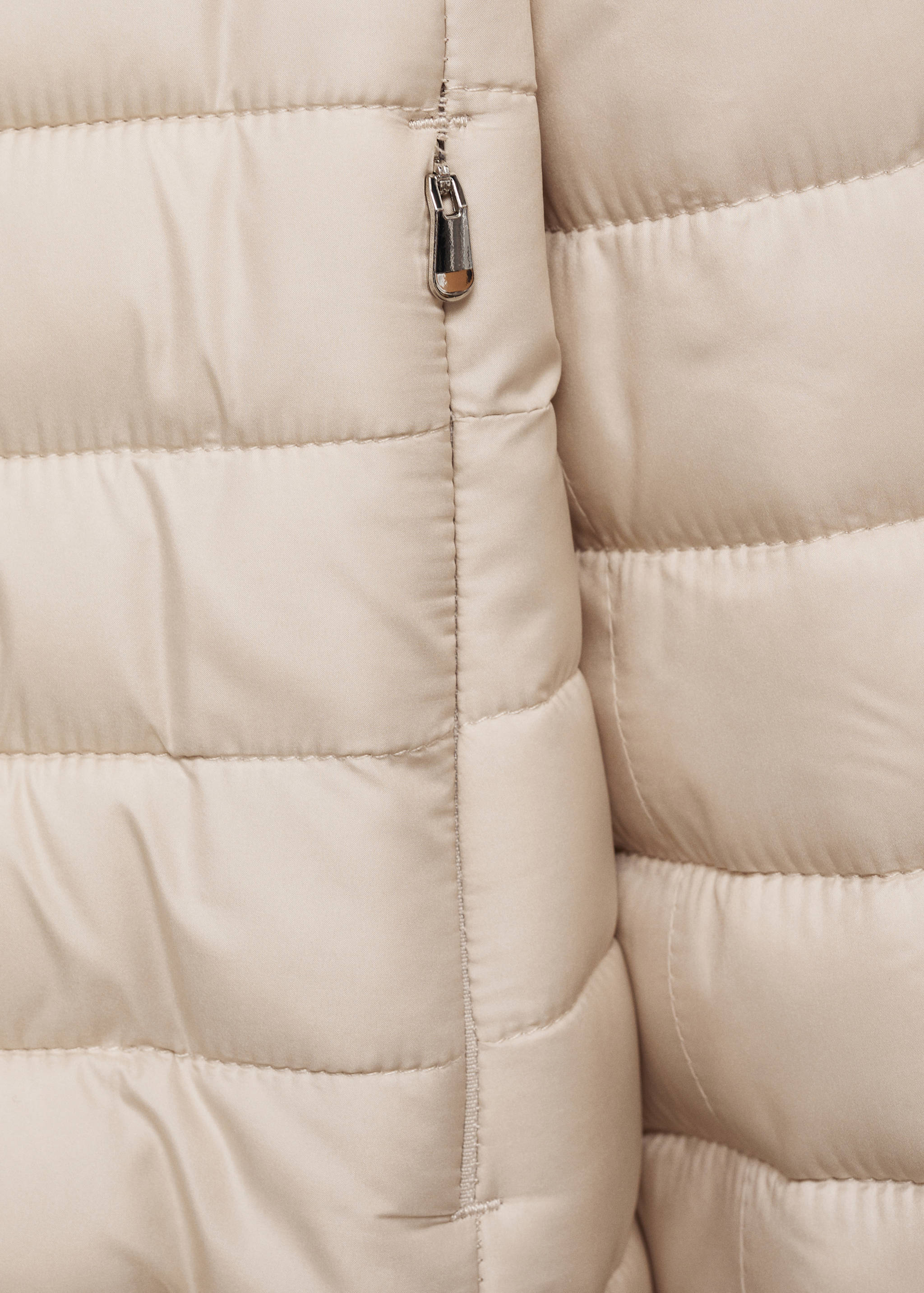 Short padded anorak with pockets - Details of the article 0