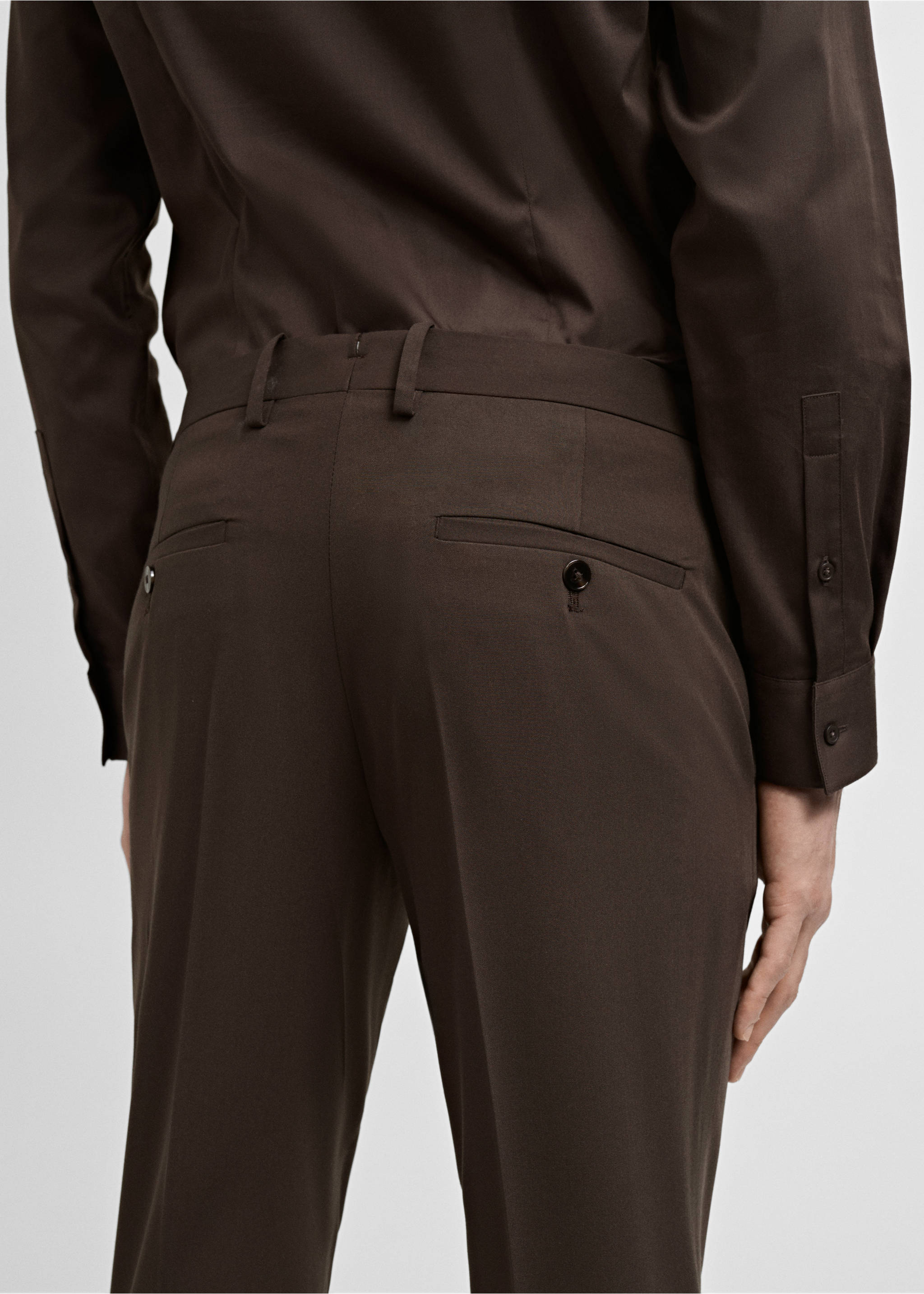 Super Slim Fit-Anzughose aus Stretchstoff - Detail des Artikels 2, Braun. Ref: 87050623-00.