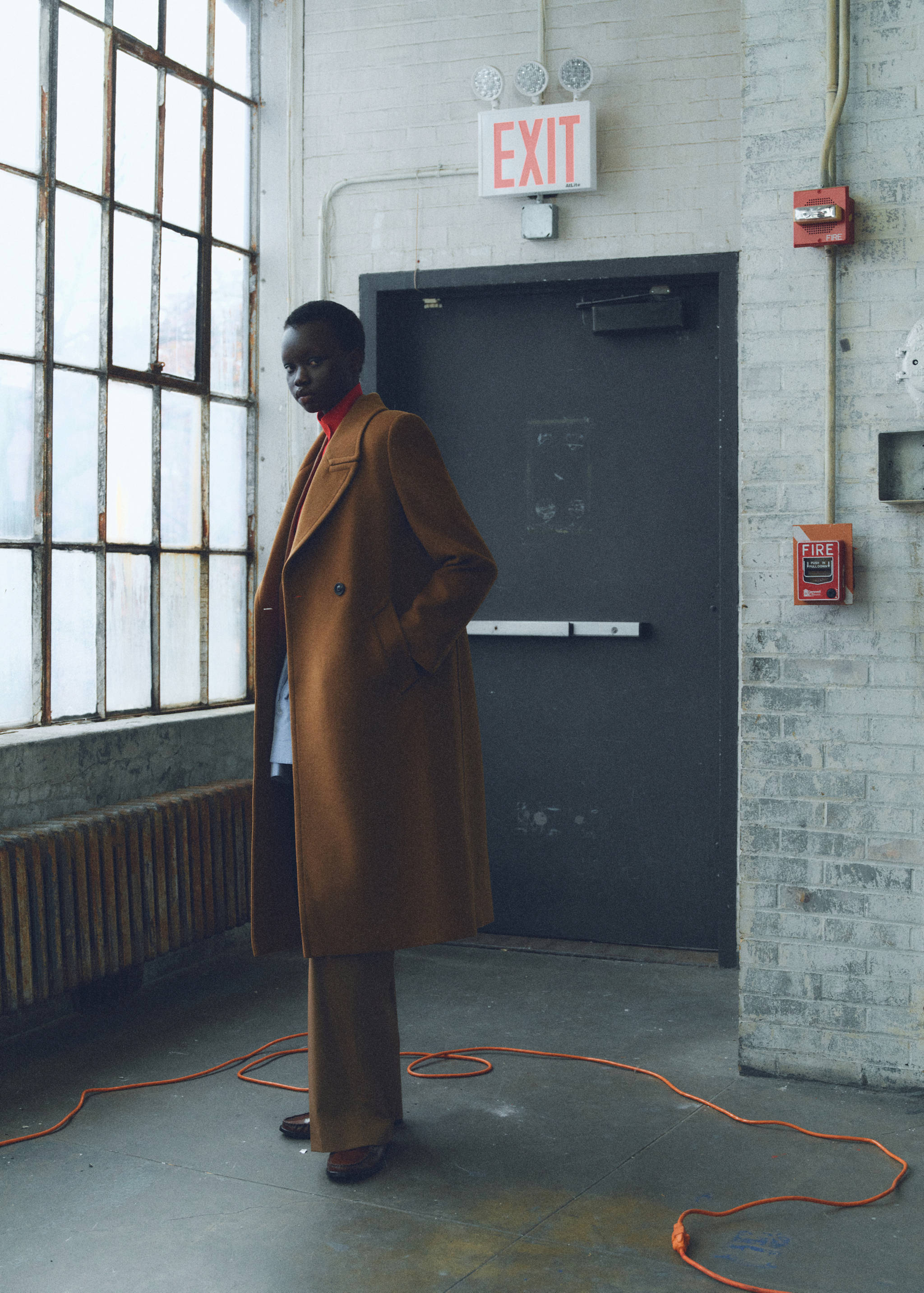 Παλτό μάλλινο διπλή σειρά κουμπιών - Γενικό πλάνο