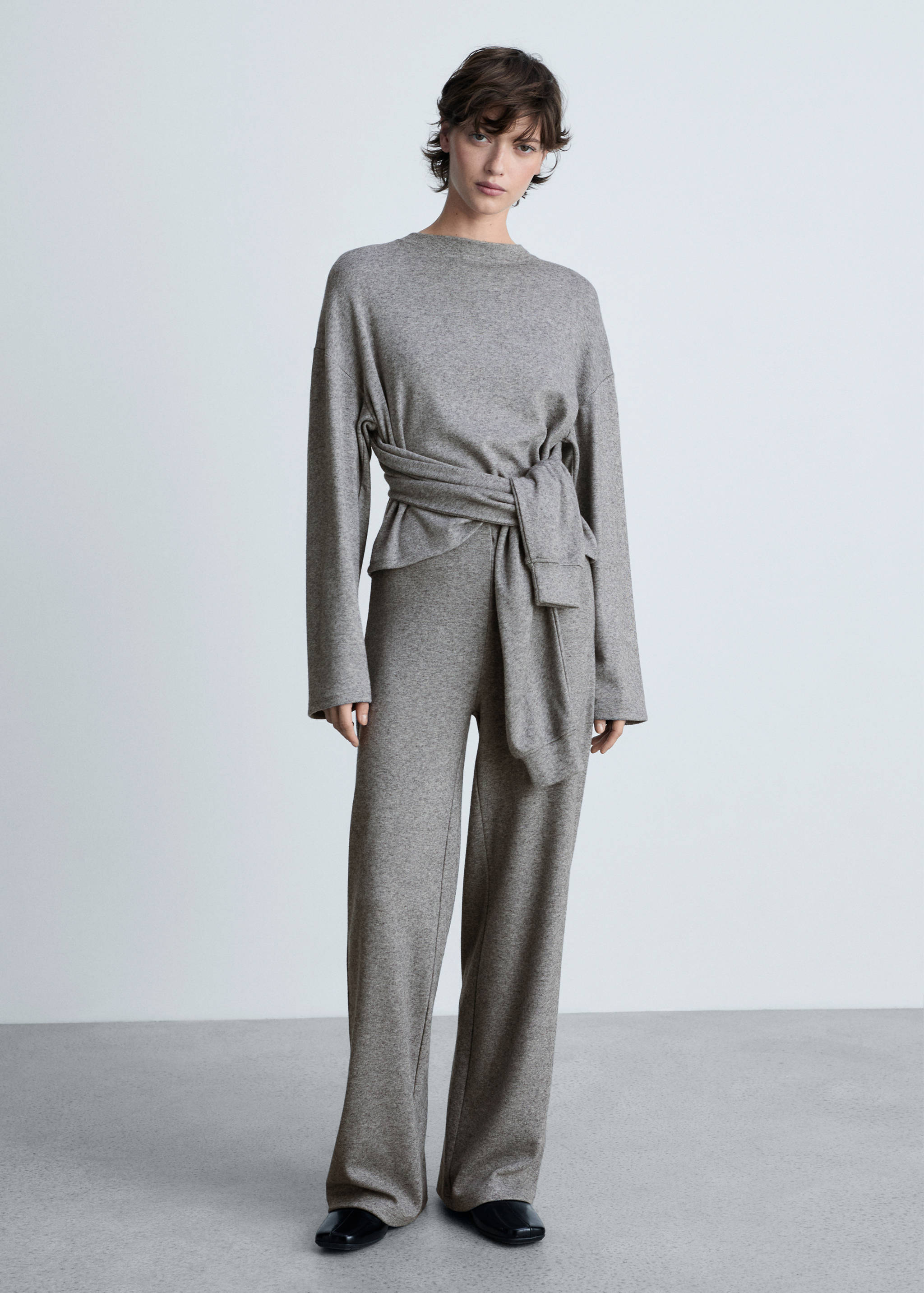 Sweatshirt with decorative sleeve - General plane