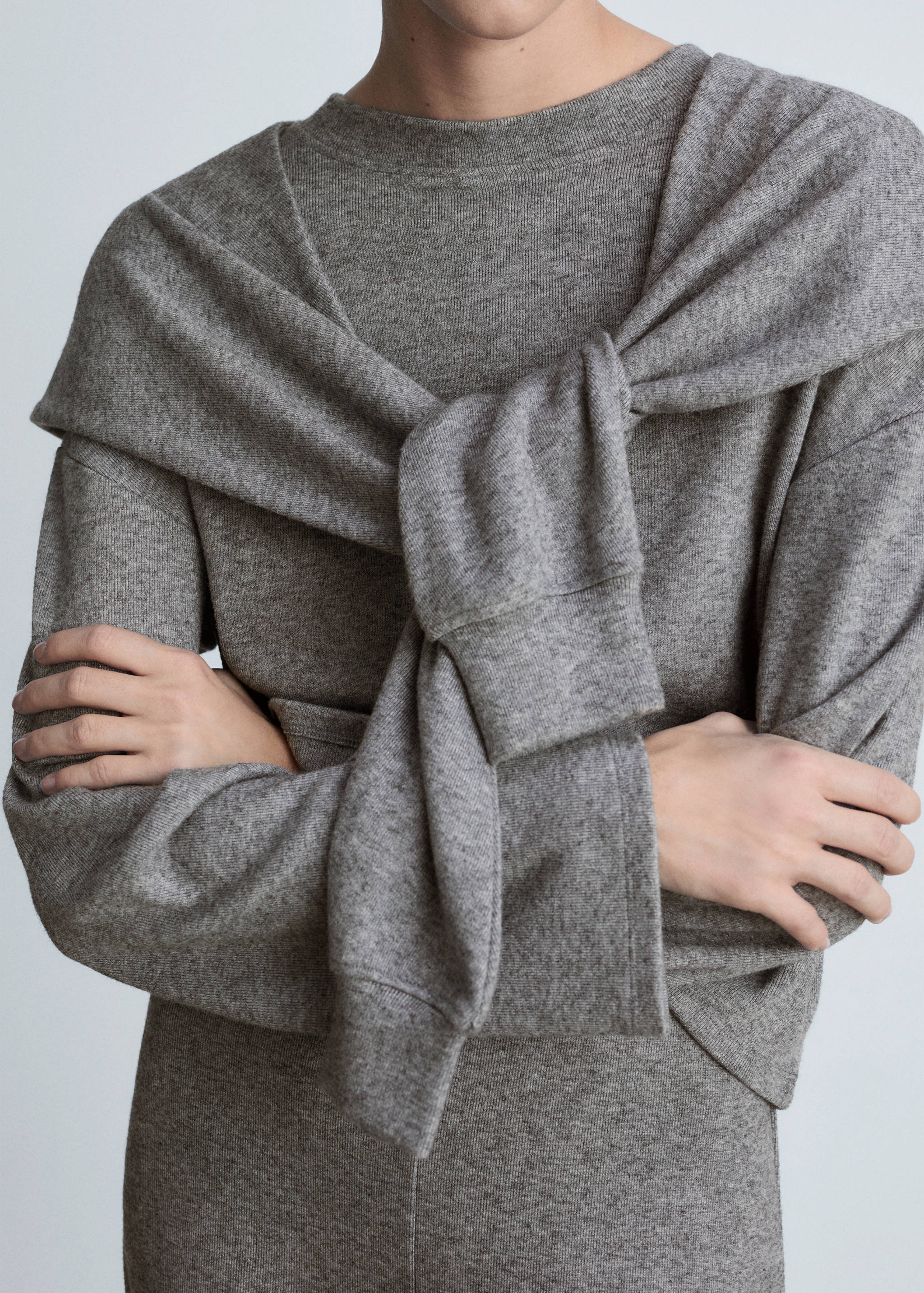 Sweatshirt with decorative sleeve - Details of the article 6