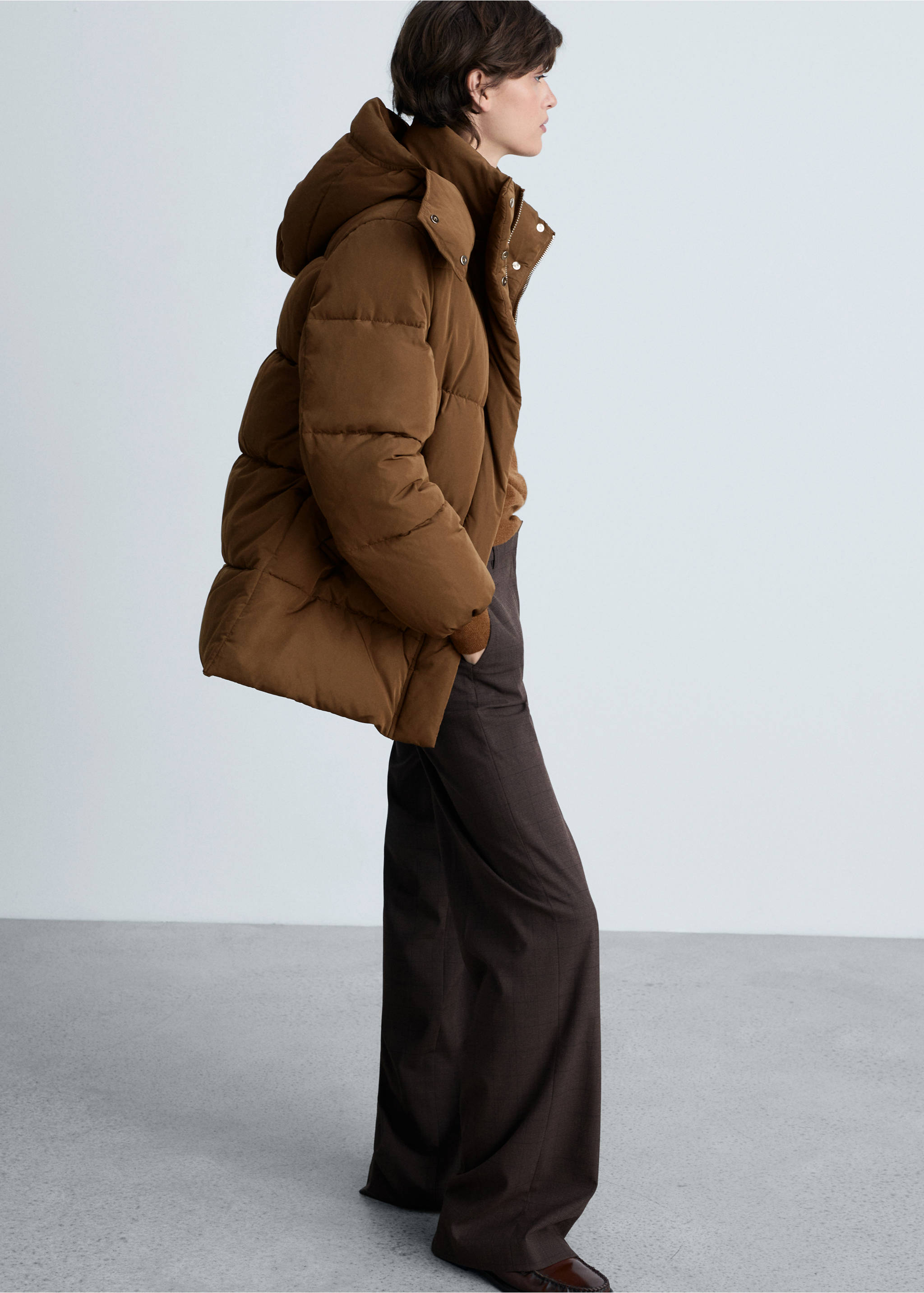 Midi quilted anorak with hood - Details of the article 2, Medium Brown. Ref: 87051514-00.