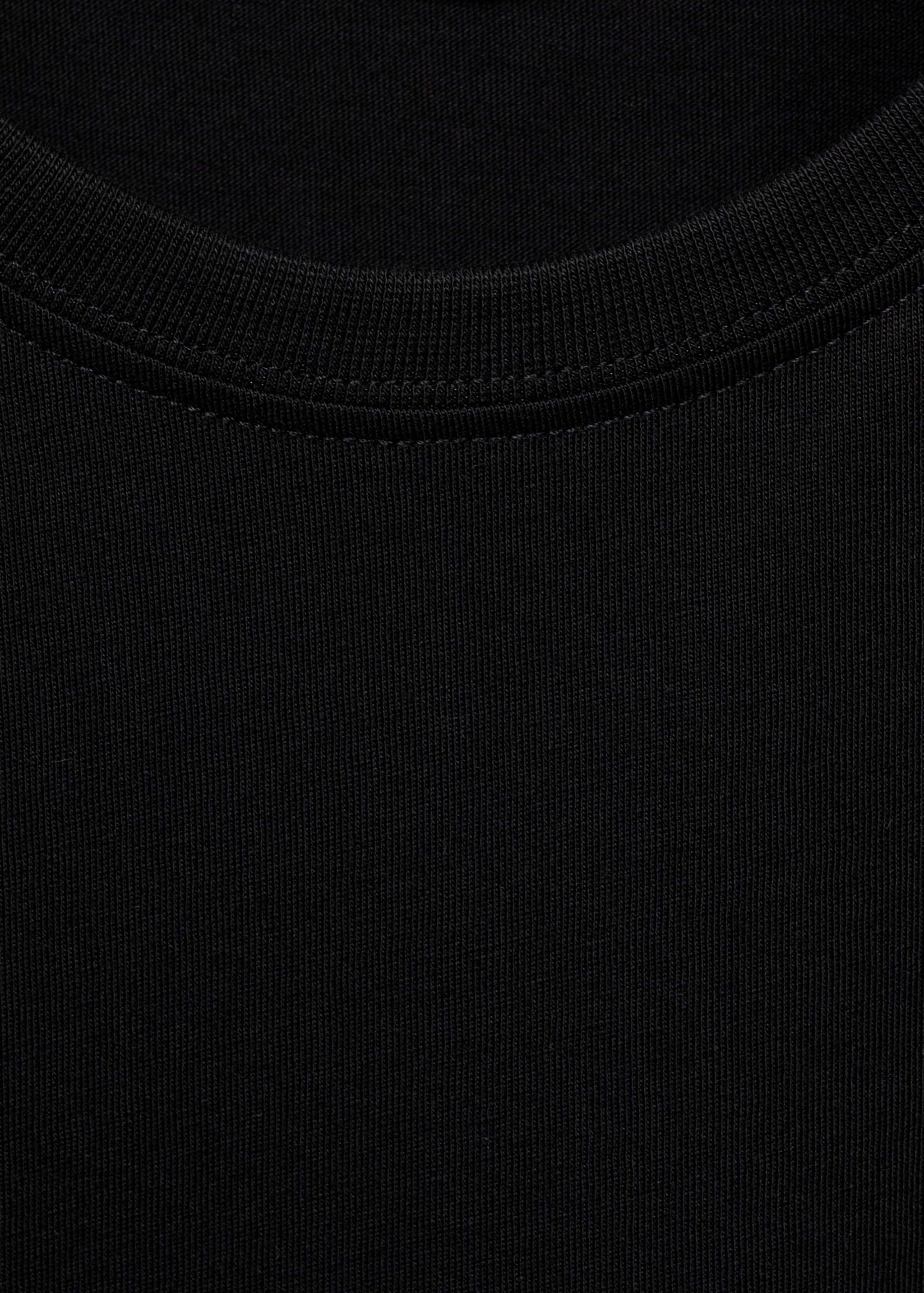 T-shirt med utstansad blixt - Detaljer om artikeln 8