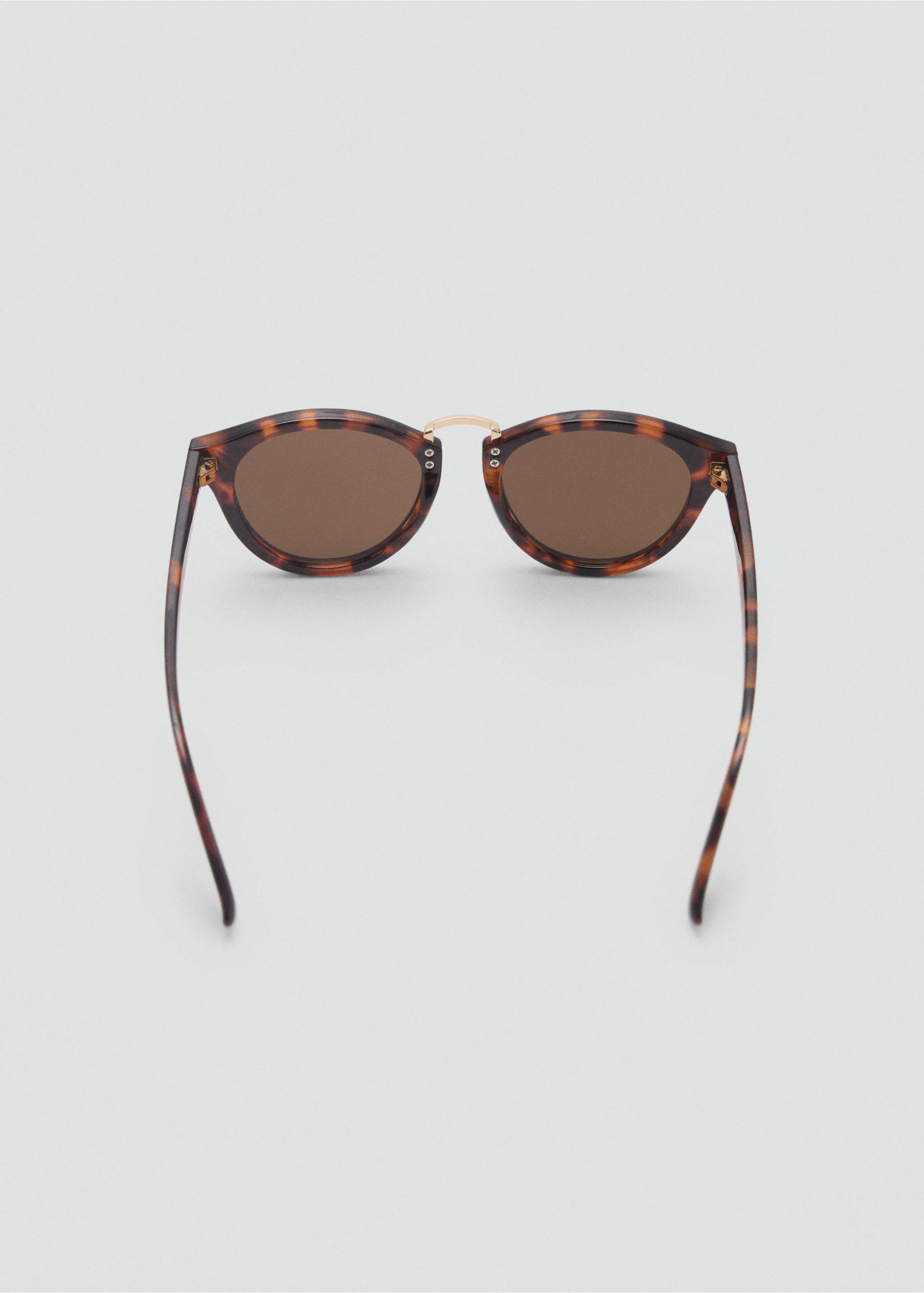 Gafas de sol puente metálico - Detalle del artículo 1, Chocolate. Ref: 87052535-00.