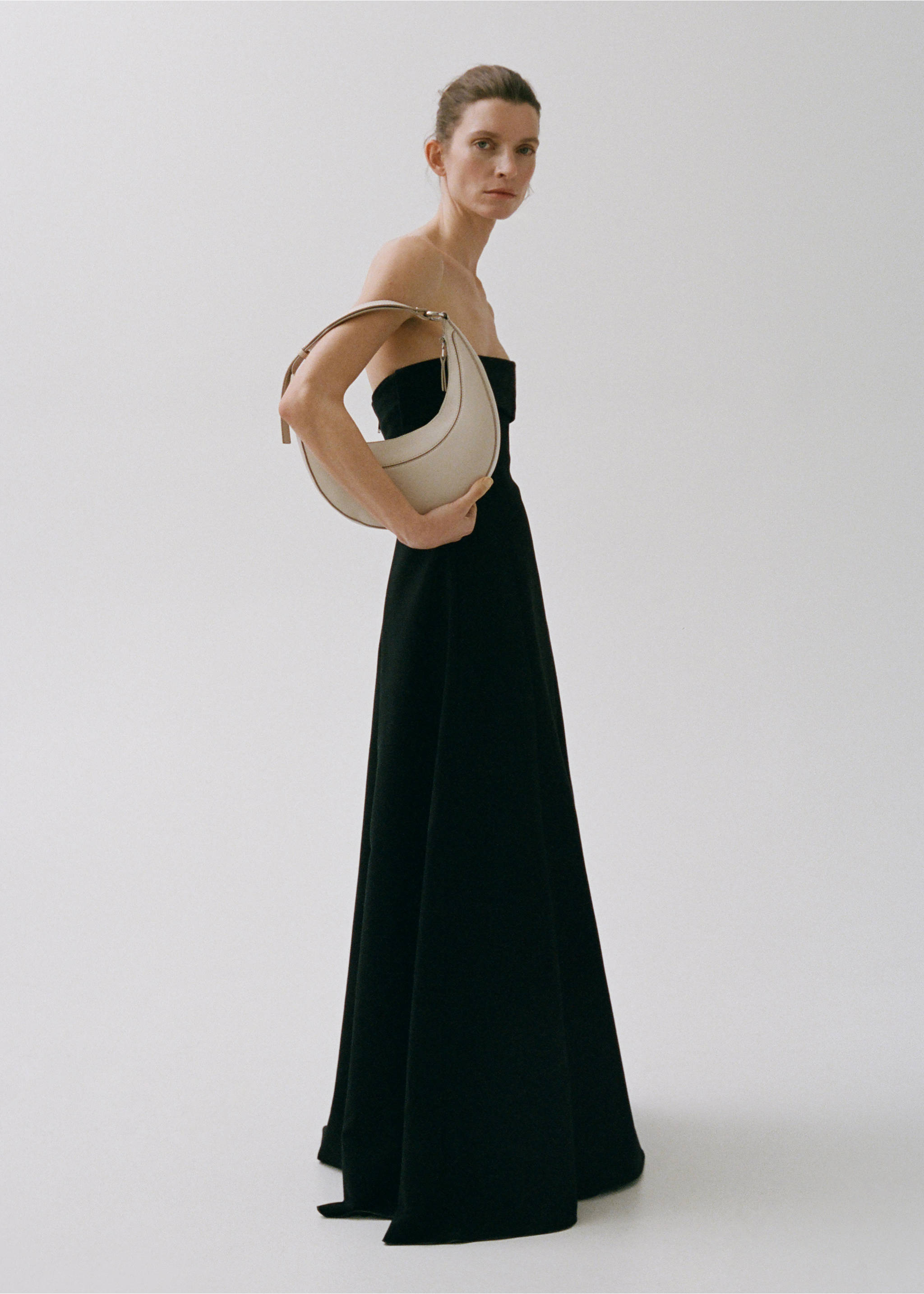 Oval shoulder bag - Details of the article 6, Off White. Ref: 87052537-00.