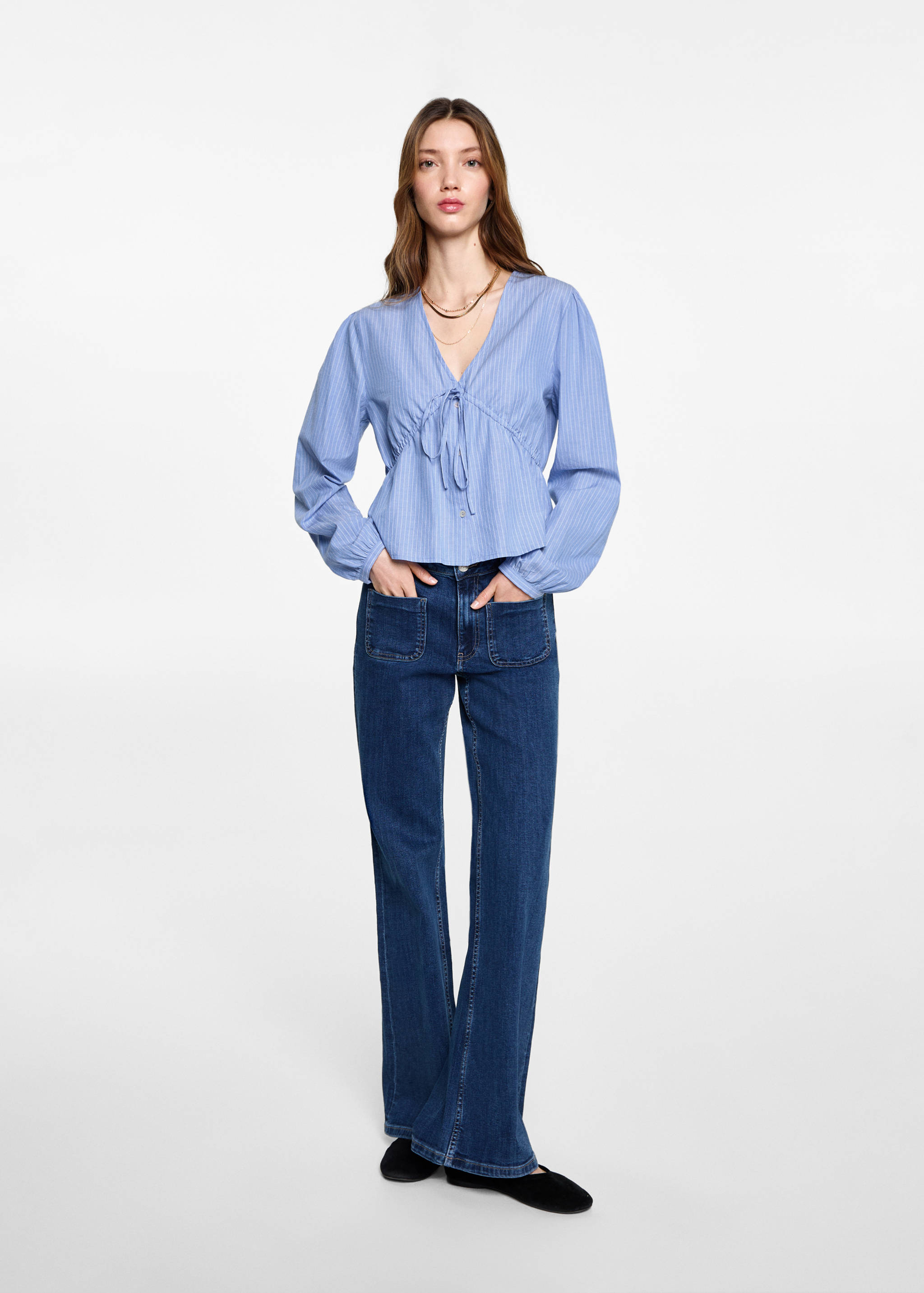 Koszula w paski z kokardą - Plan ogólny, Niebieski. Ref: 87052540-00.