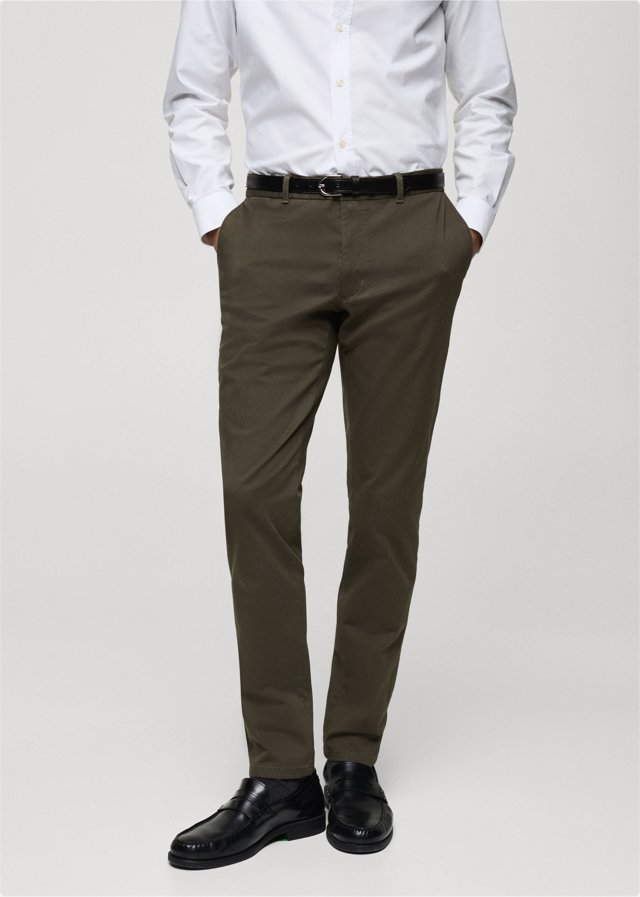 Σερζ chino παντελόνι Barna slim fit - Μεσαίο πλάνο, Χακί. Ref: 87052888-00.
