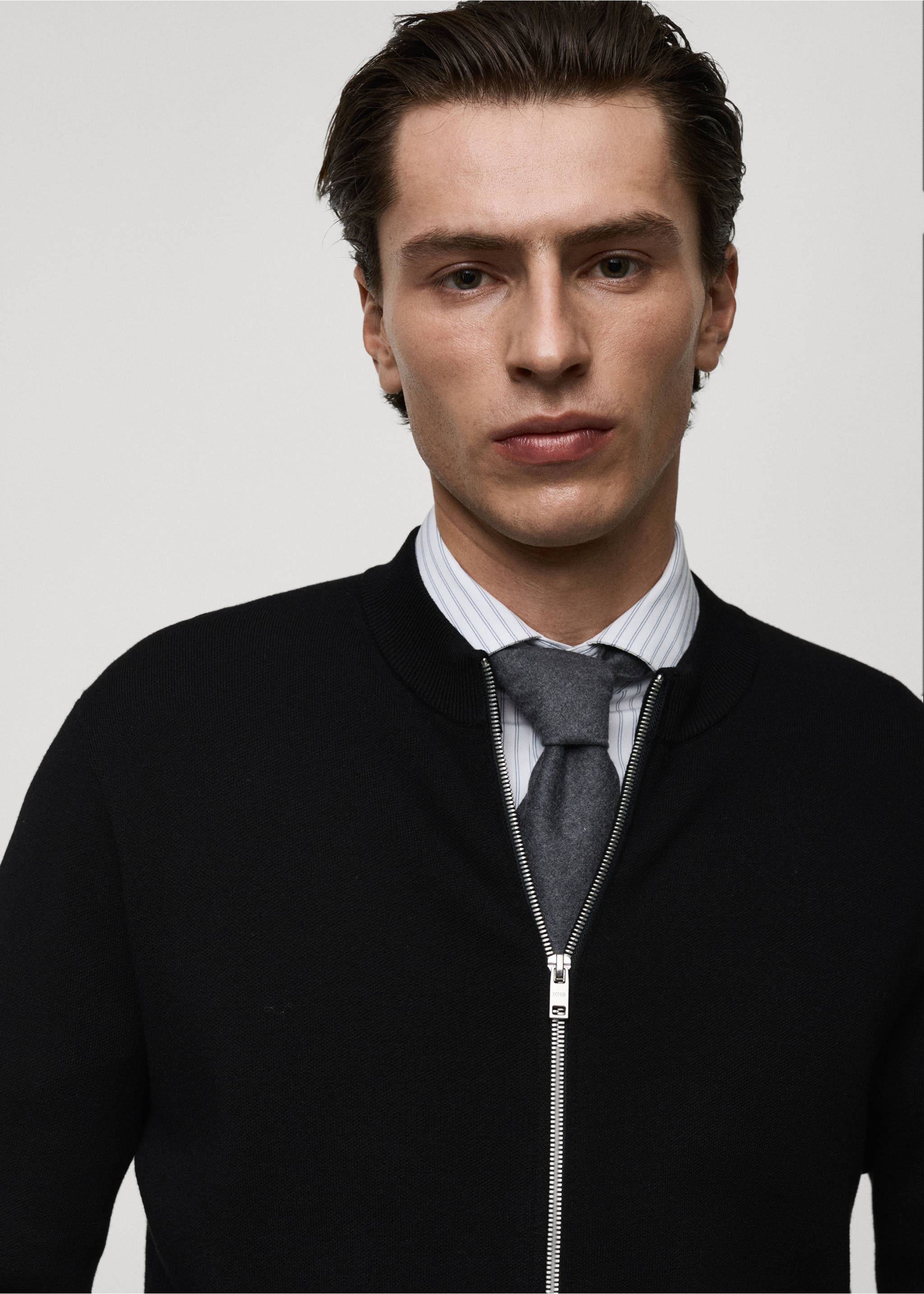 Zipped knit cardigan - Details of the article 1, Black. Ref: 87052890-00.