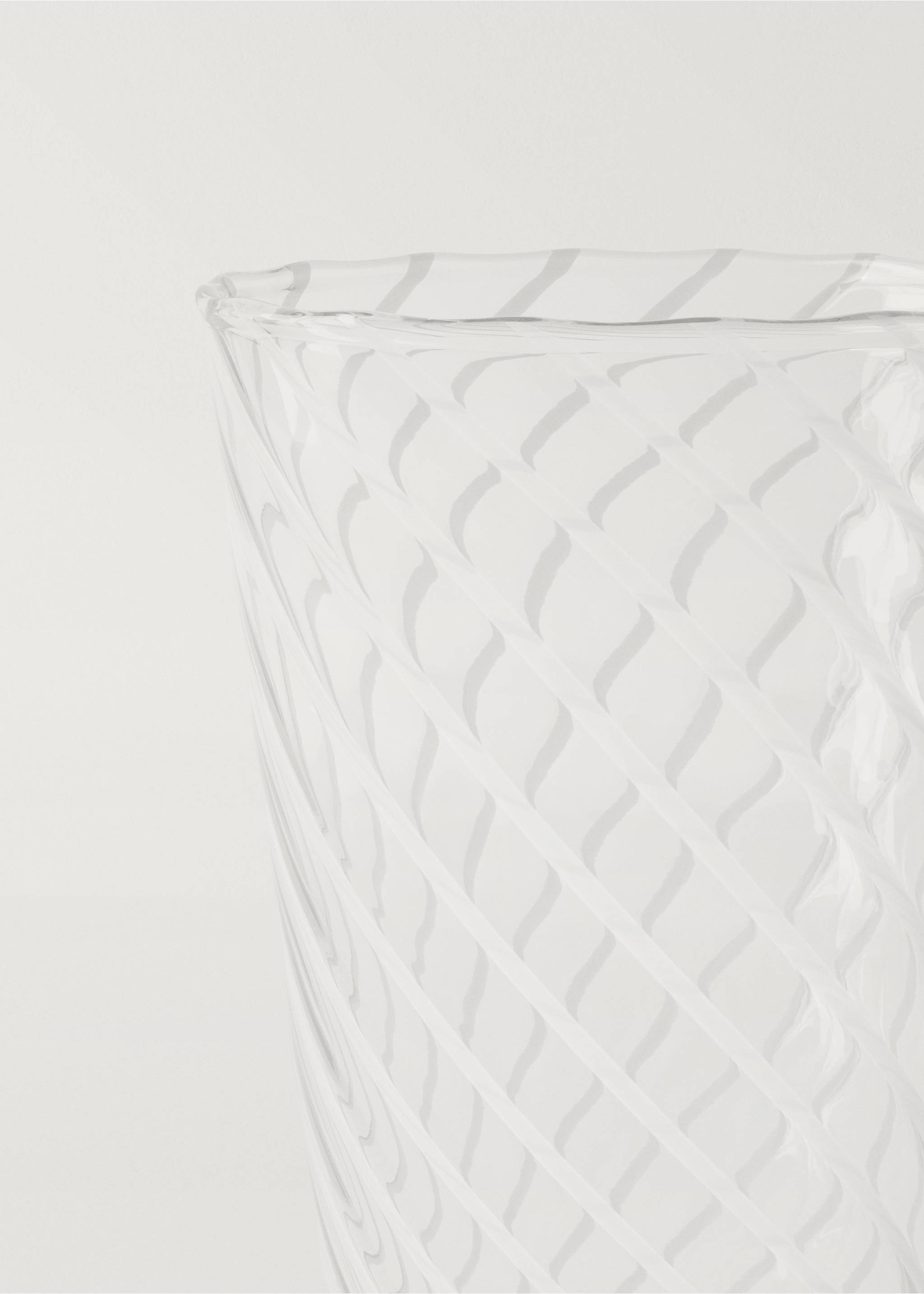 Medium borosilicate glass with coloured spiral - Details of the article 2, White. Ref: 87052928-00.