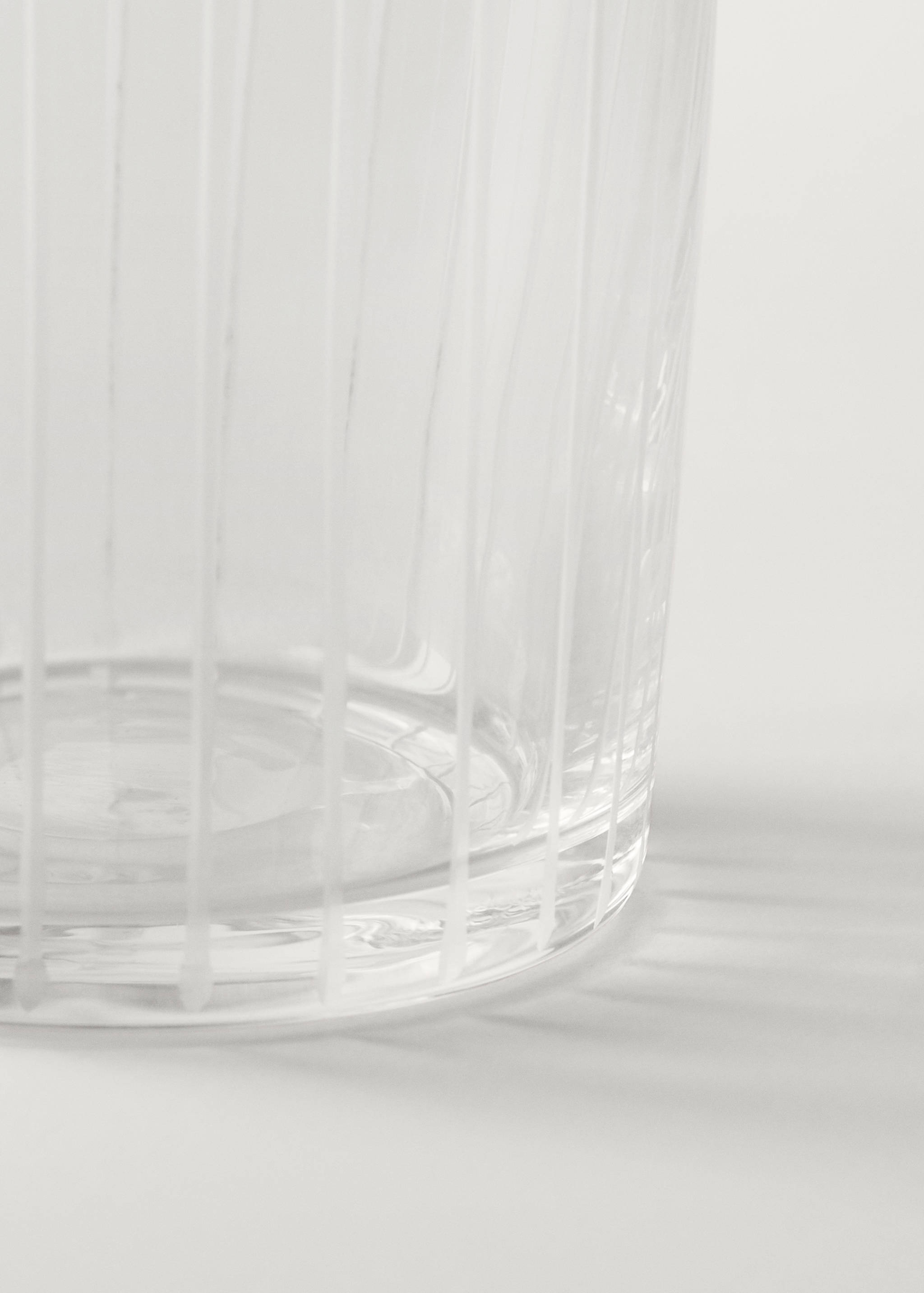 Glass with striped detail - Details of the article 1