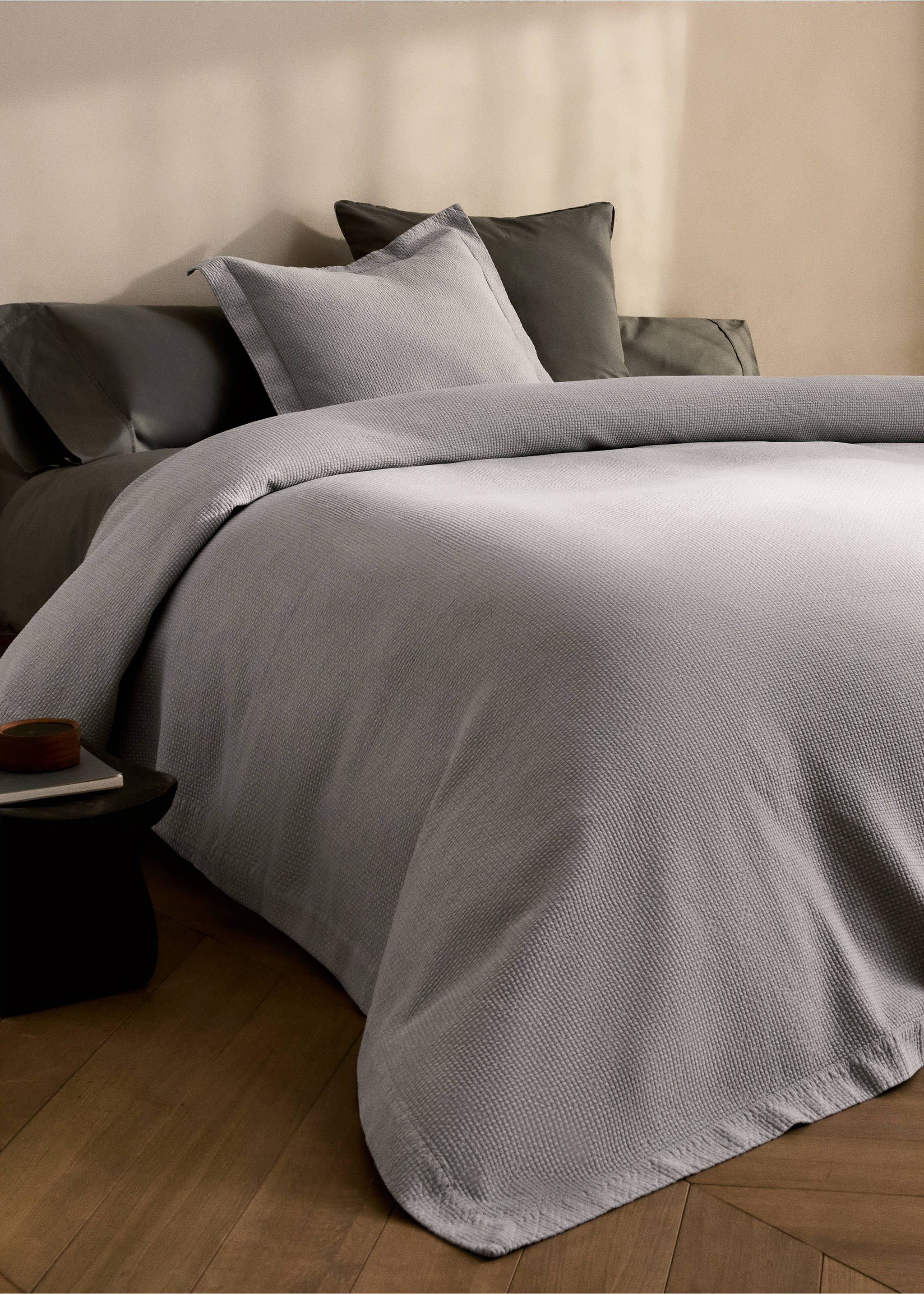 Cotton jacquard mini-check bedspread for 180/200 cm bed - General plane, Grey. Ref: 87052944-00.