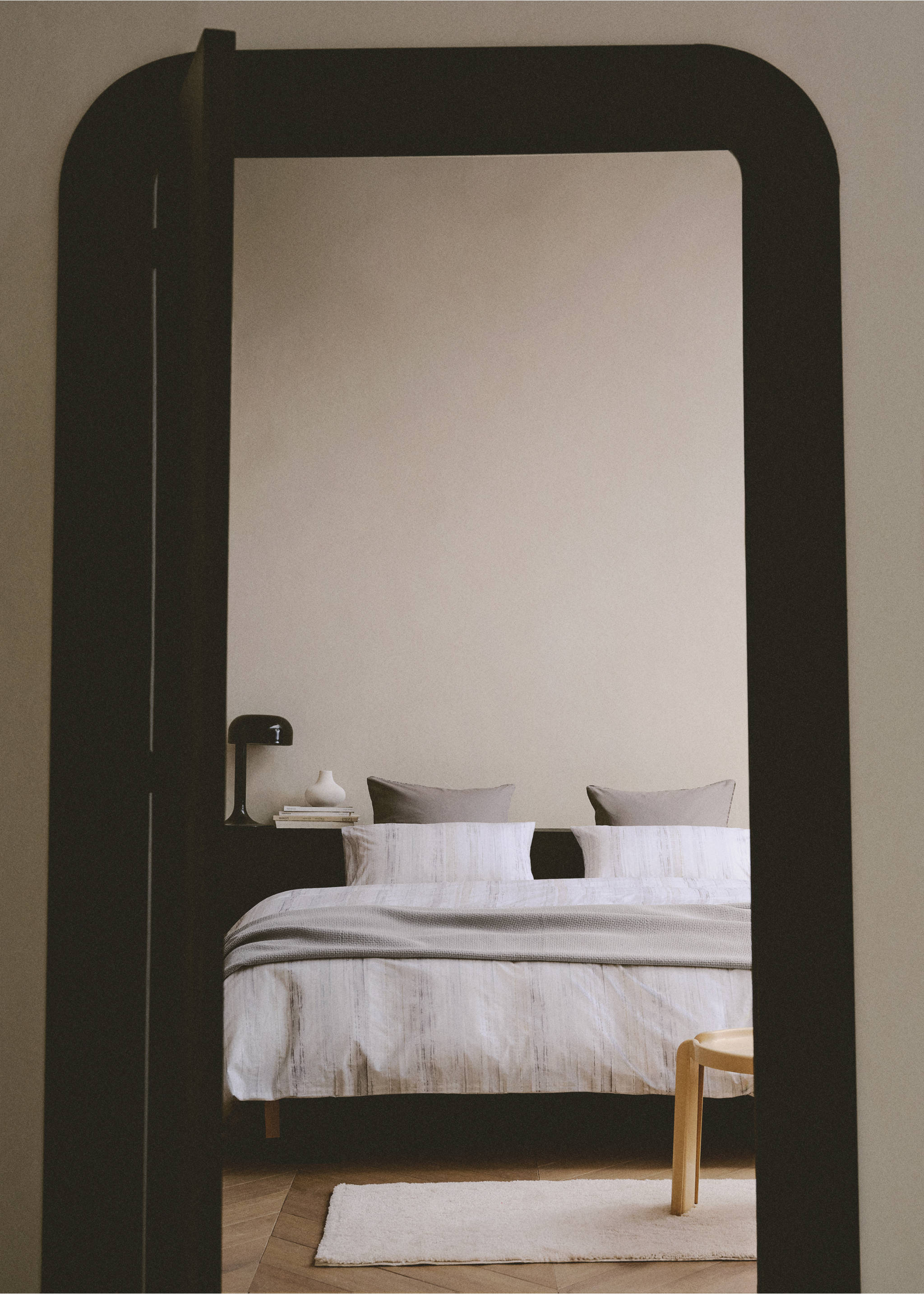 Cotton jacquard mini-check bedspread for 180/200 cm bed - Details of the article 6, Grey. Ref: 87052944-00.