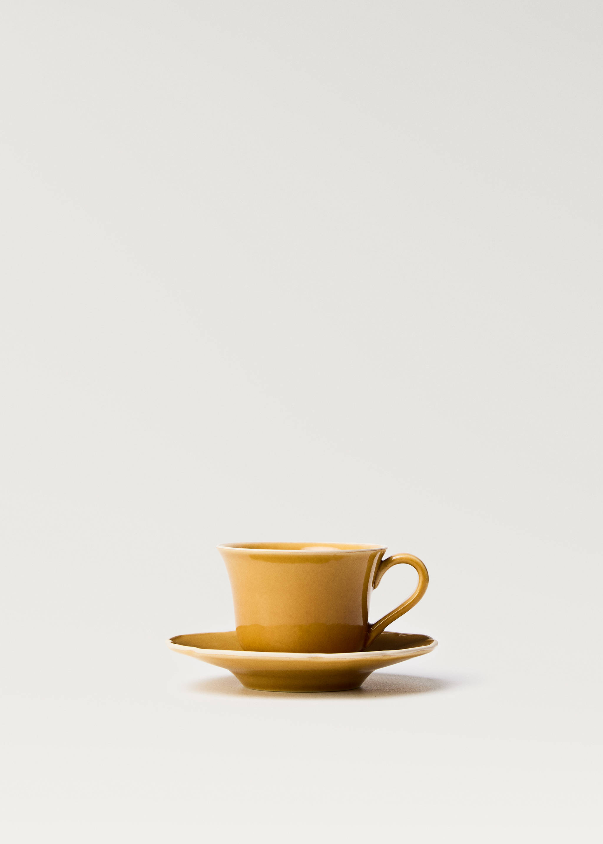 Teetasse aus Steingut mit wellenförmigem Rand - Artikel ohne Model