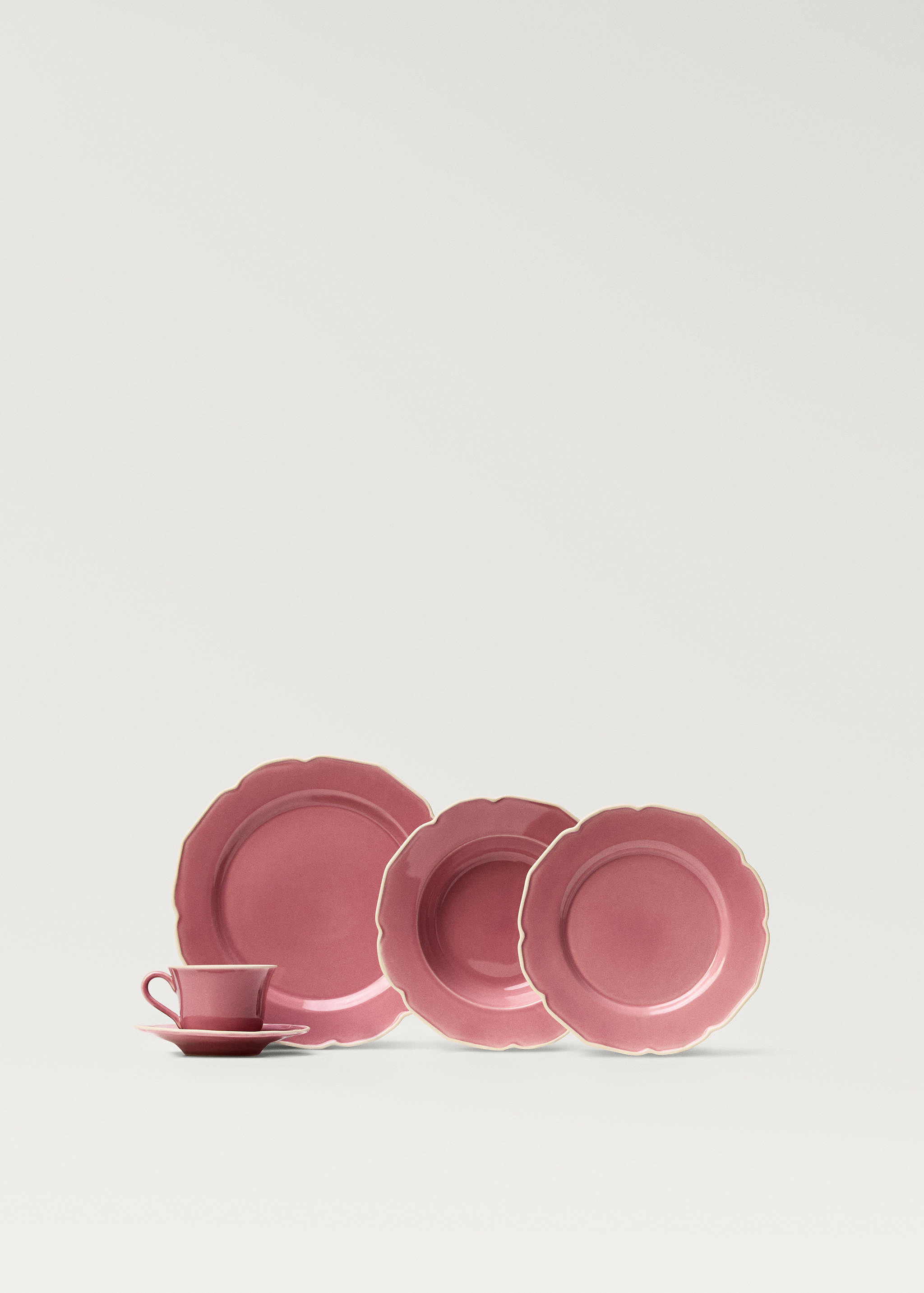 Teetasse aus Steingut mit wellenförmigem Rand - Detail des Artikels 3