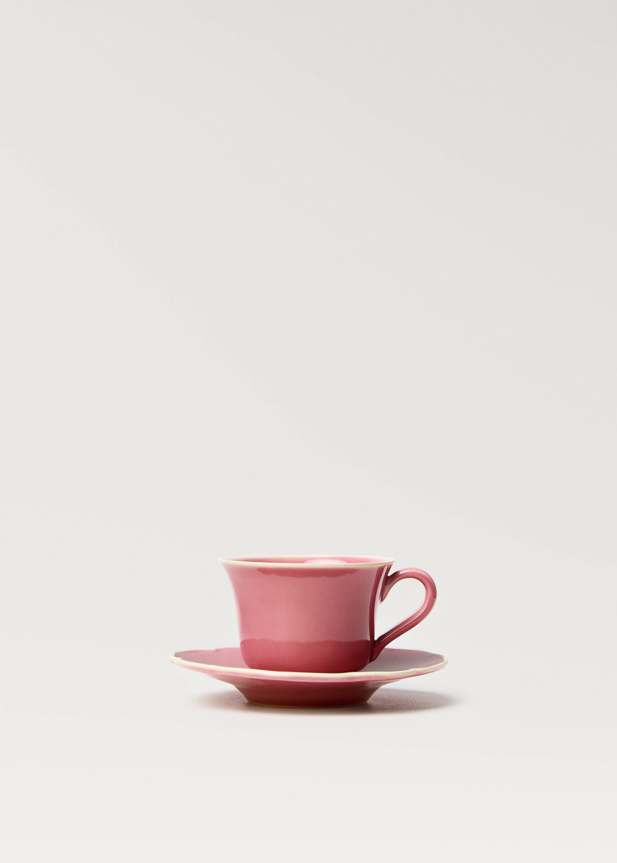 Teetasse aus Steingut mit wellenförmigem Rand - Artikel ohne Model