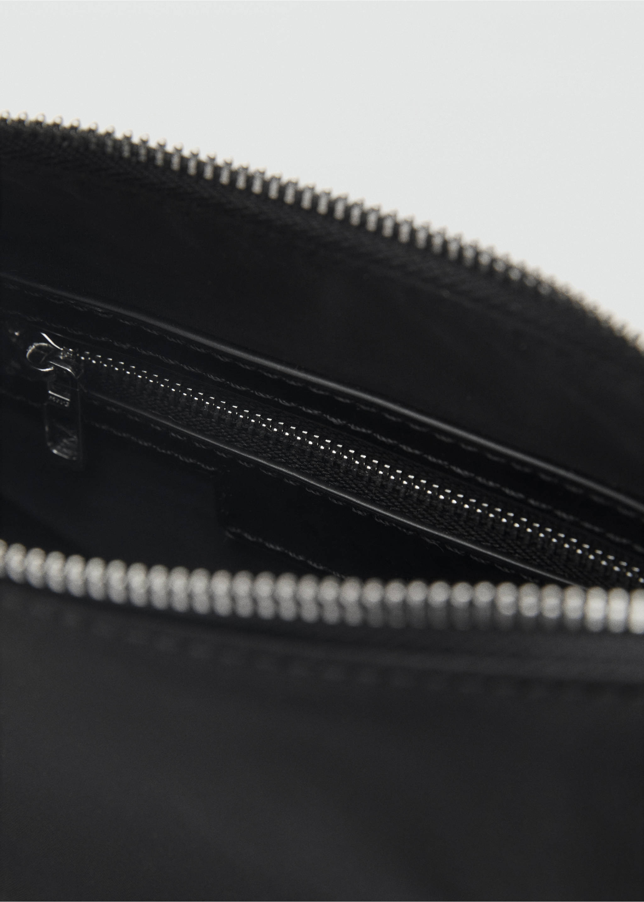 Small nylon shoulder bag - Details of the article 3, Black. Ref: 87053277-00.