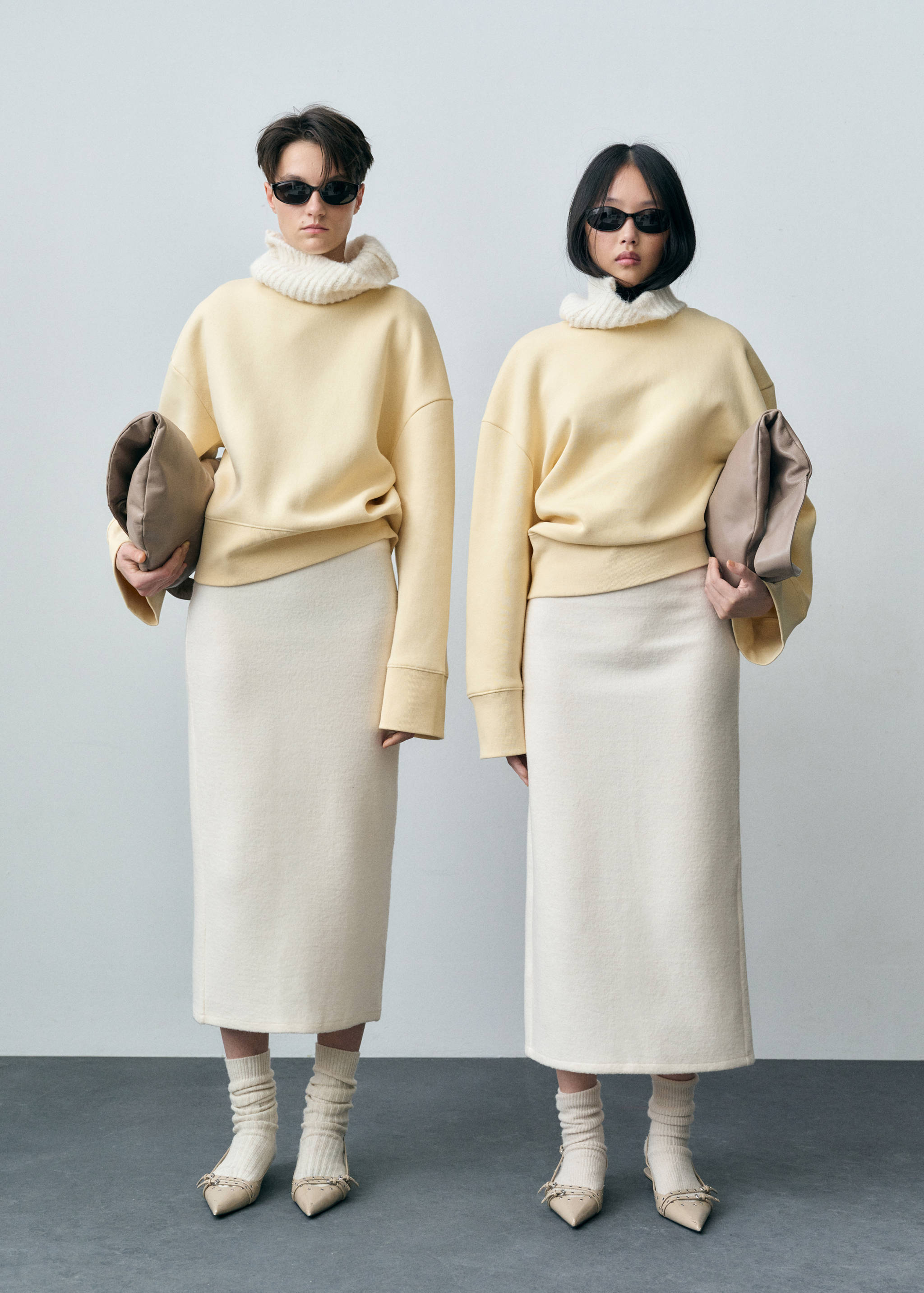 Oversize cotton sweatshirt - Details of the article 2