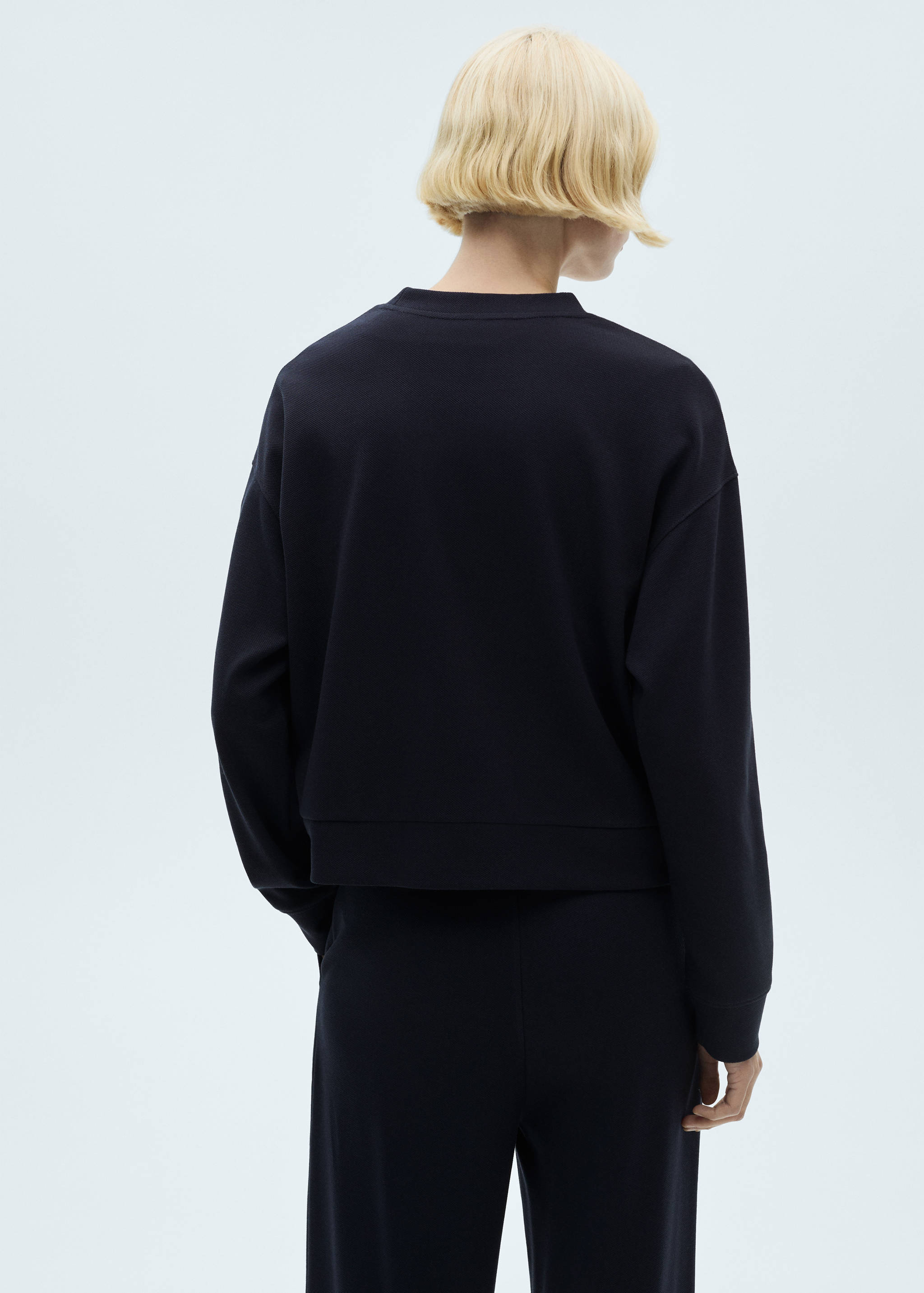 Sudadera cuello redondo detalle costura - Reverso del artículo