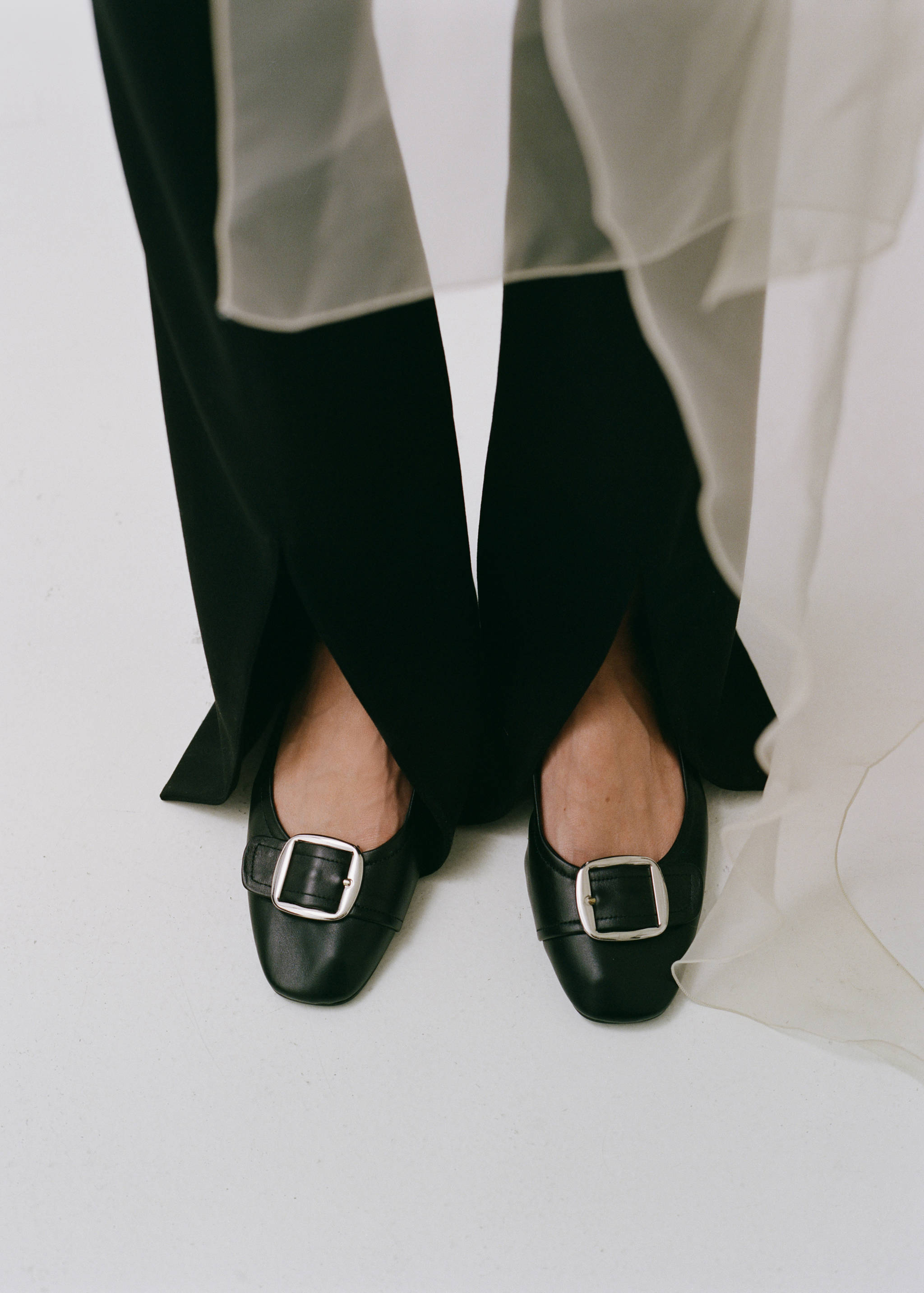 Buckle leather shoes - Details of the article 7